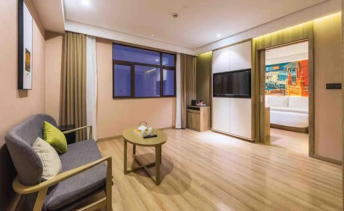 Atour Hotel (Shanghai International Tourism and Resorts Zone XiuYan Road)