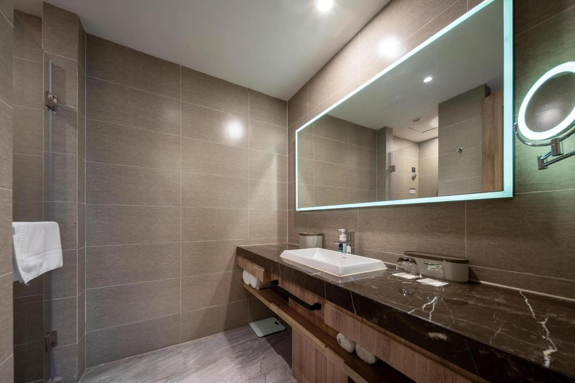 Atour Hotel (Shanghai International Tourism and Resorts Zone XiuYan Road)