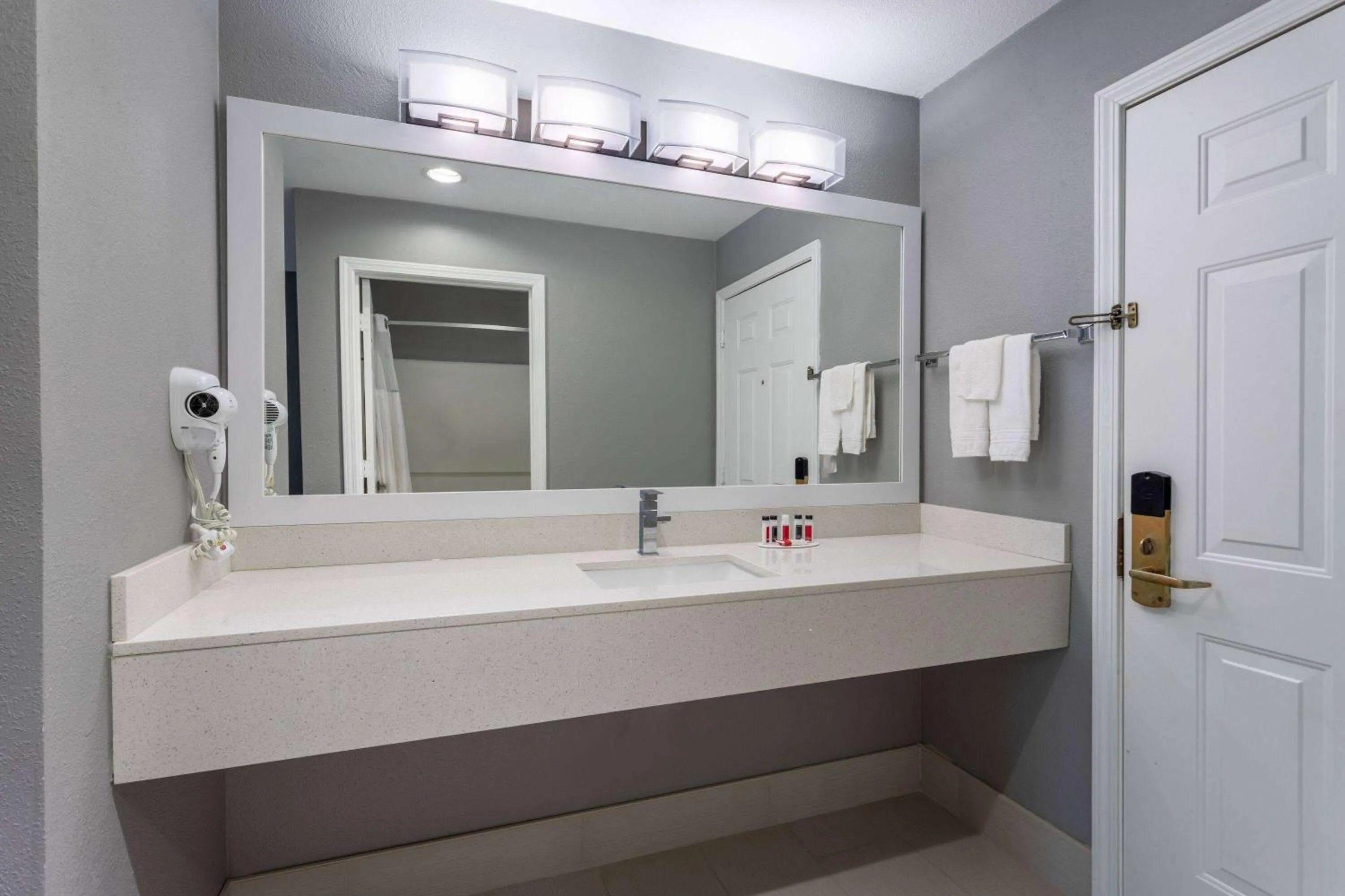 TV and multimedia in Ramada by Wyndham Sellersburg/Louisville North