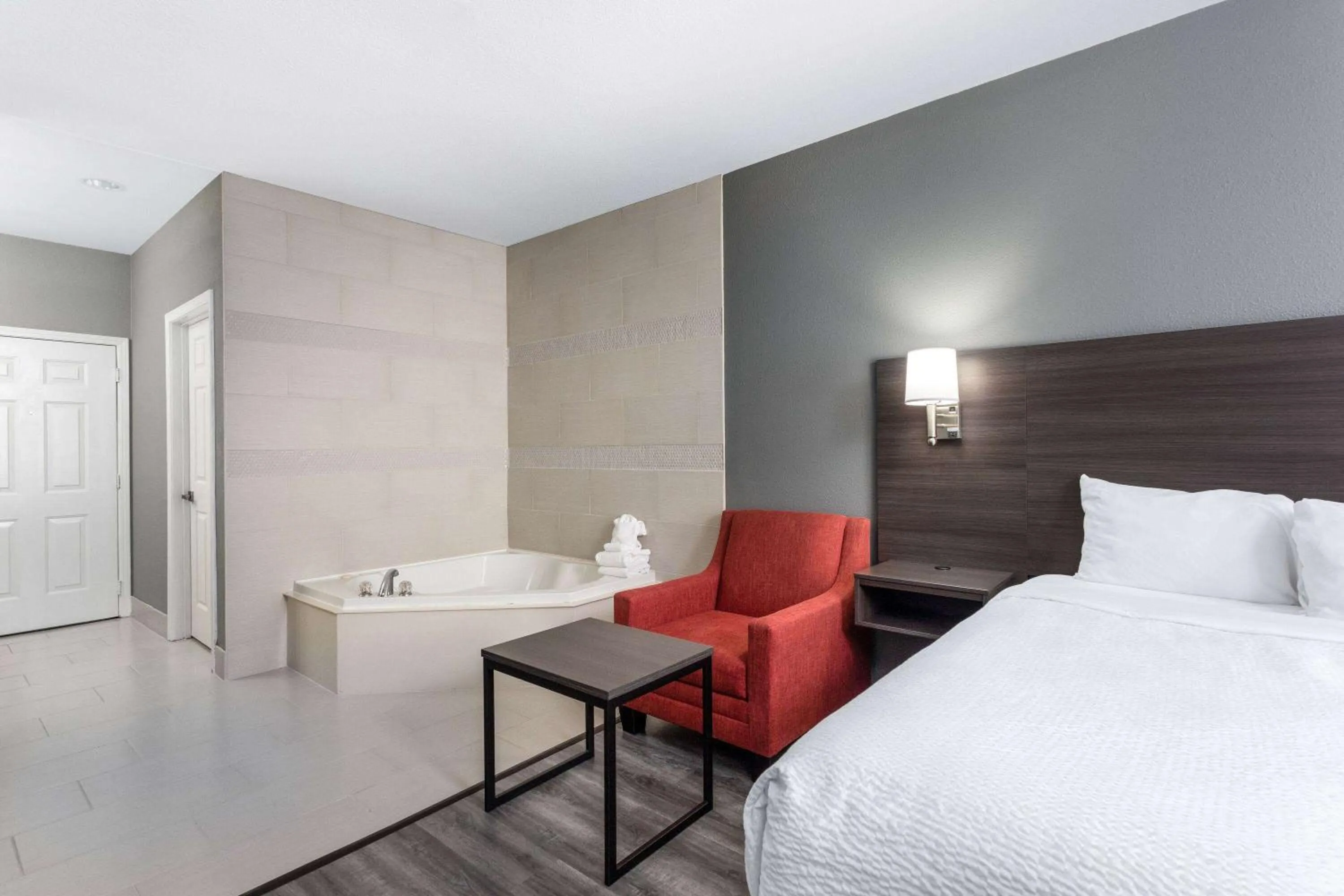 Bed in Ramada by Wyndham Sellersburg/Louisville North