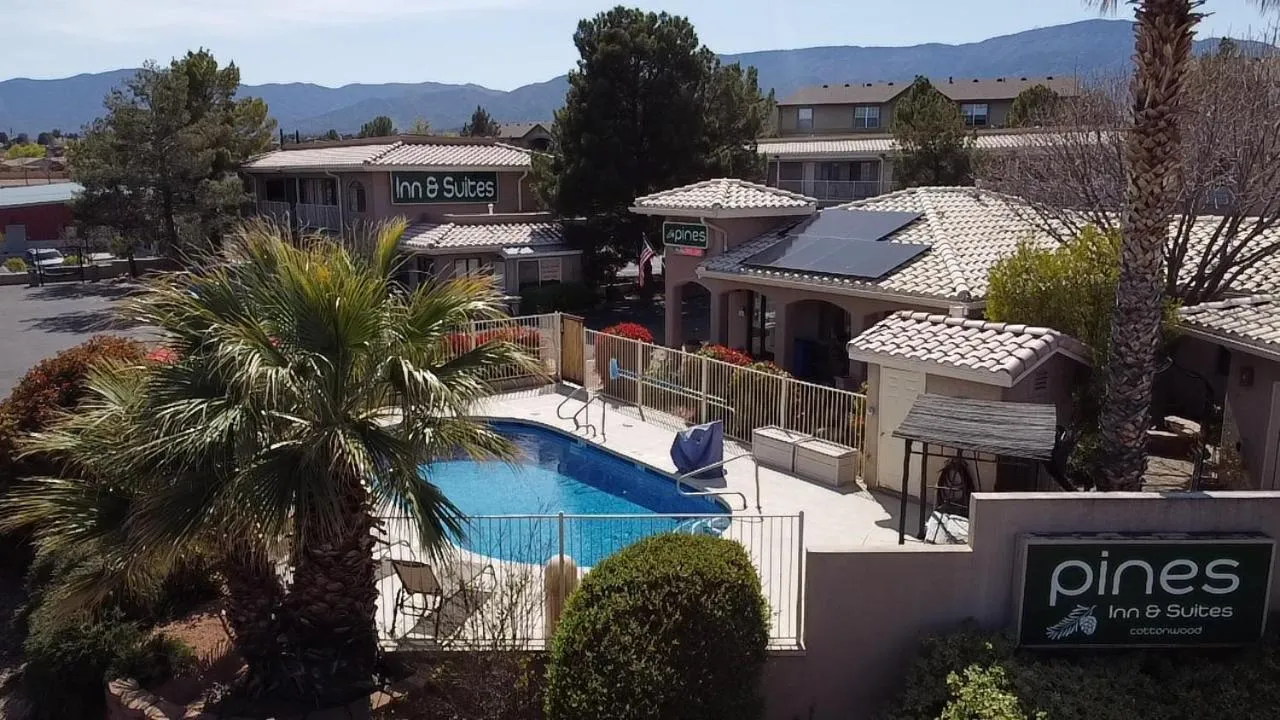 Property building in Pines Inn & Suites