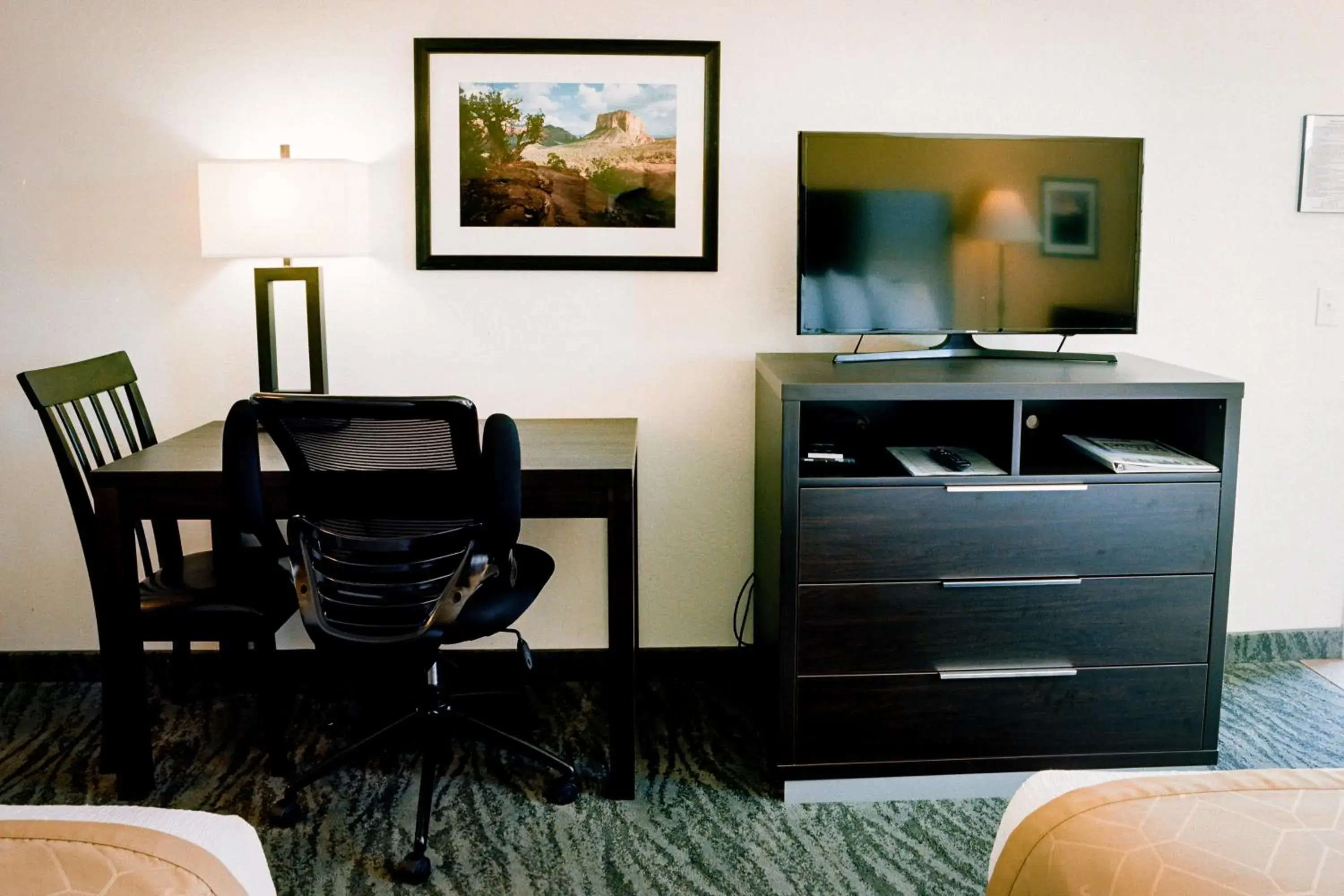 Queen Room with Two Queen Beds in Pines Inn & Suites Queen Room with Two Queen Beds in Pines Inn & Suites