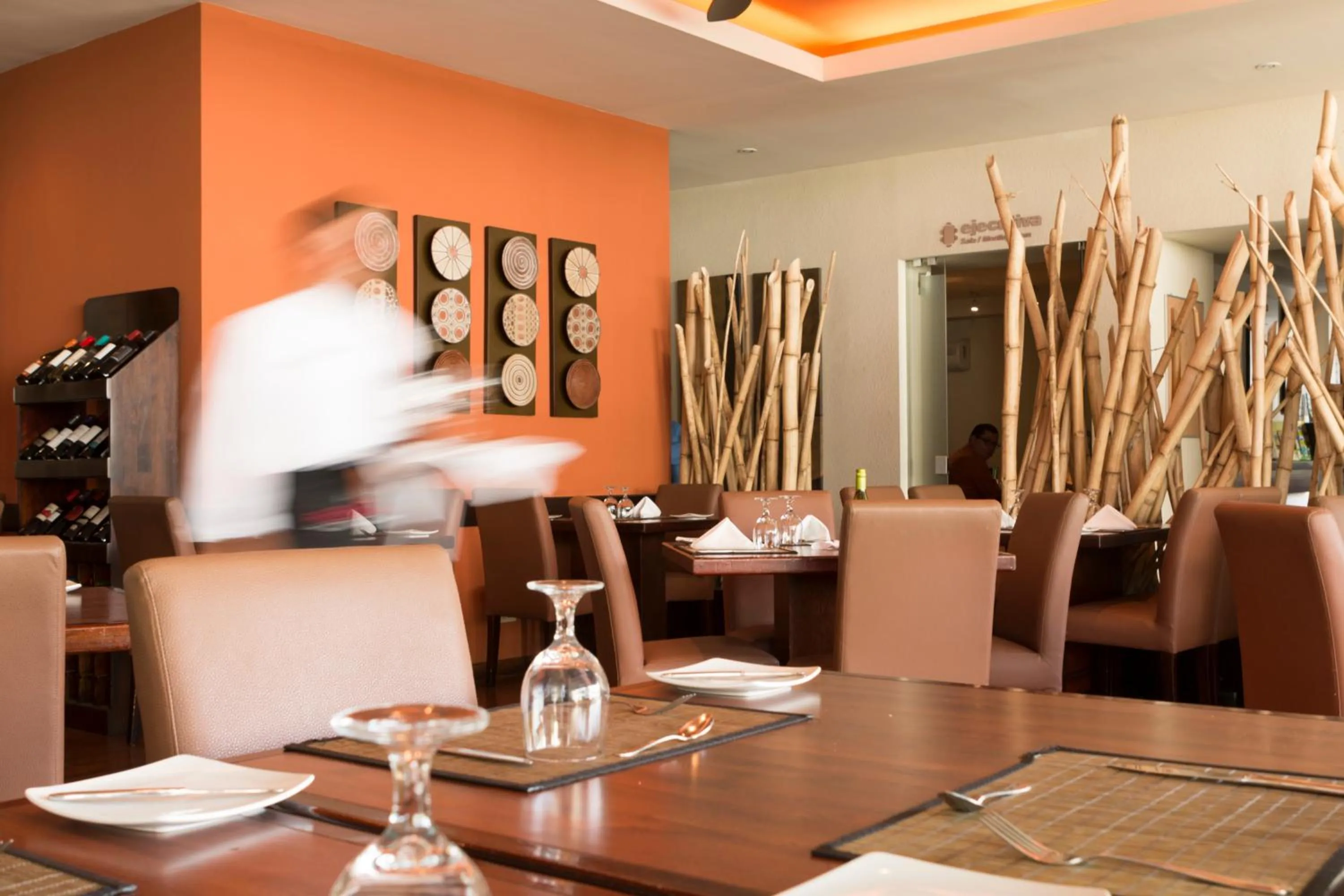 Restaurant/places to eat in Rincon del Valle Hotel & Suites