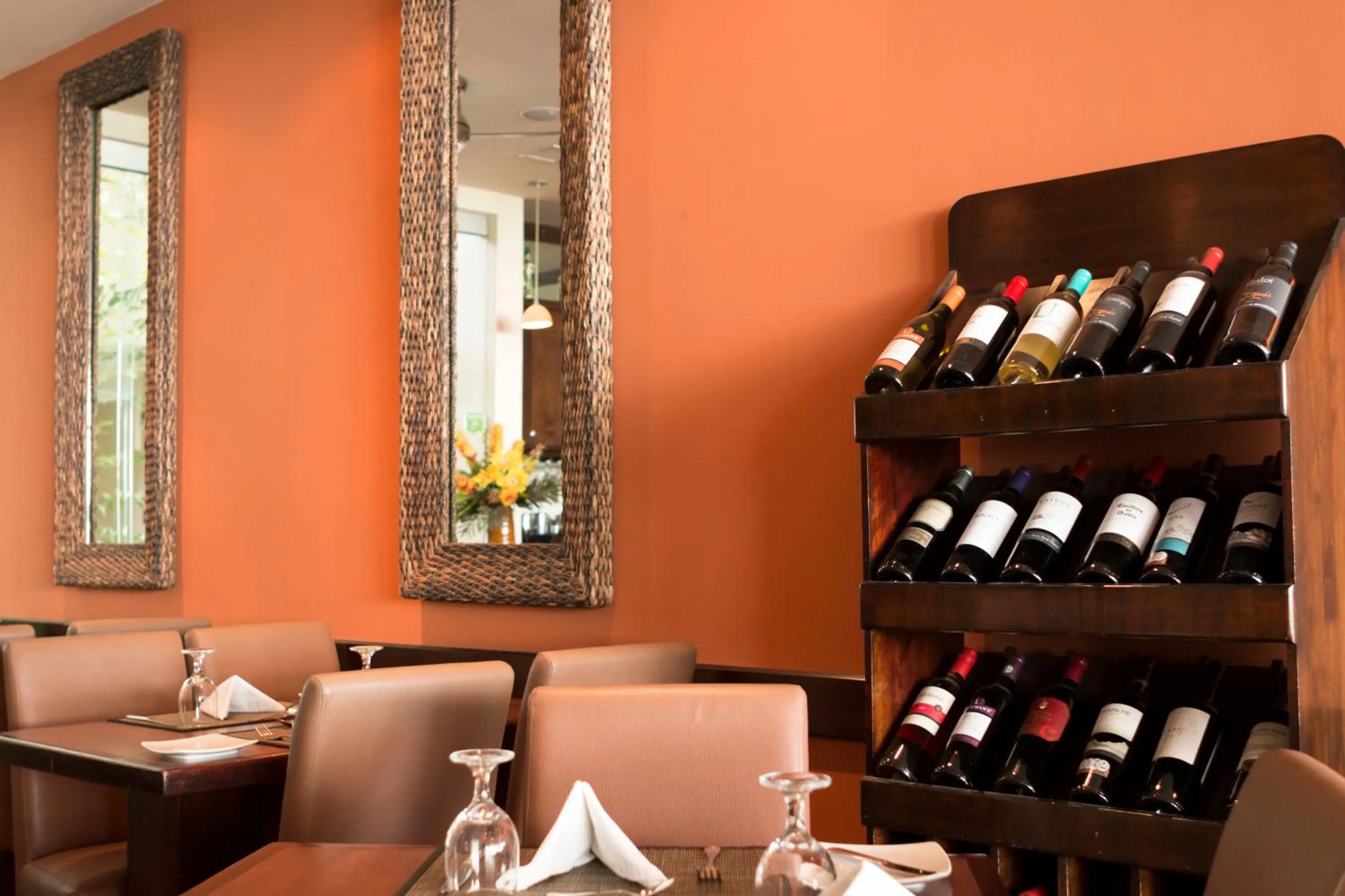 Restaurant/places to eat in Rincon del Valle Hotel & Suites