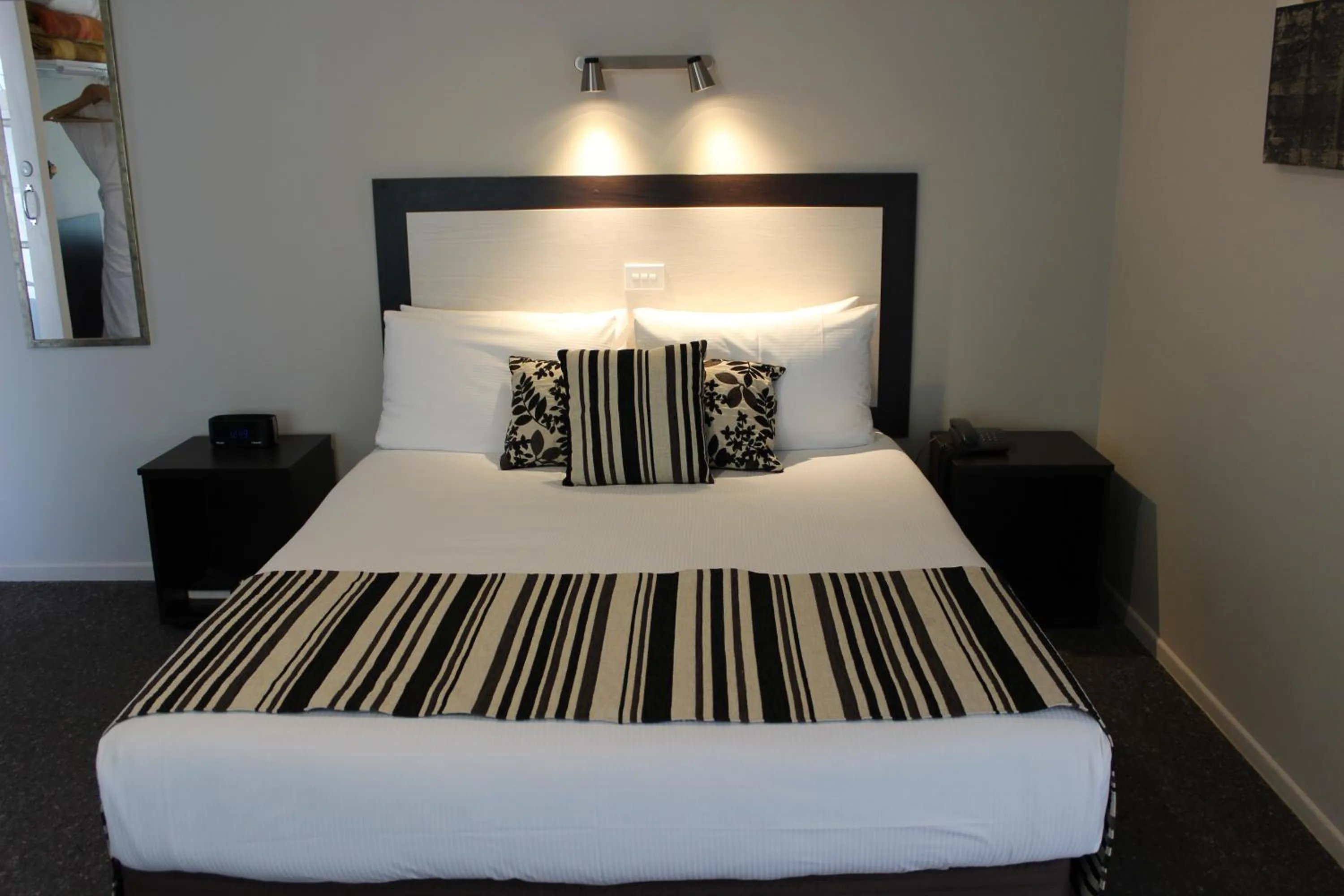 Bedroom, Bed in Quality Inn Acapulco Taupo