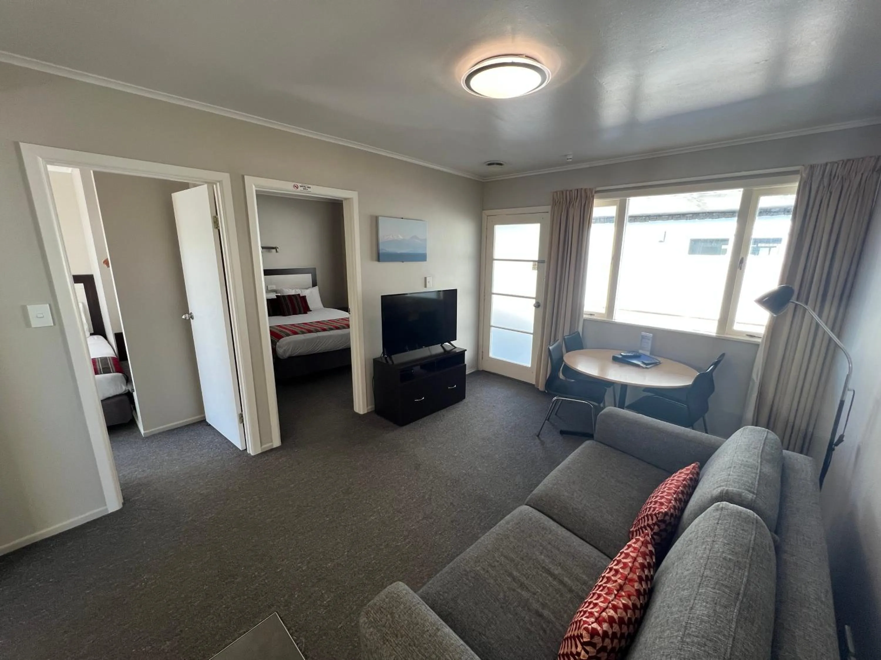 Bed in Quality Inn Acapulco Taupo