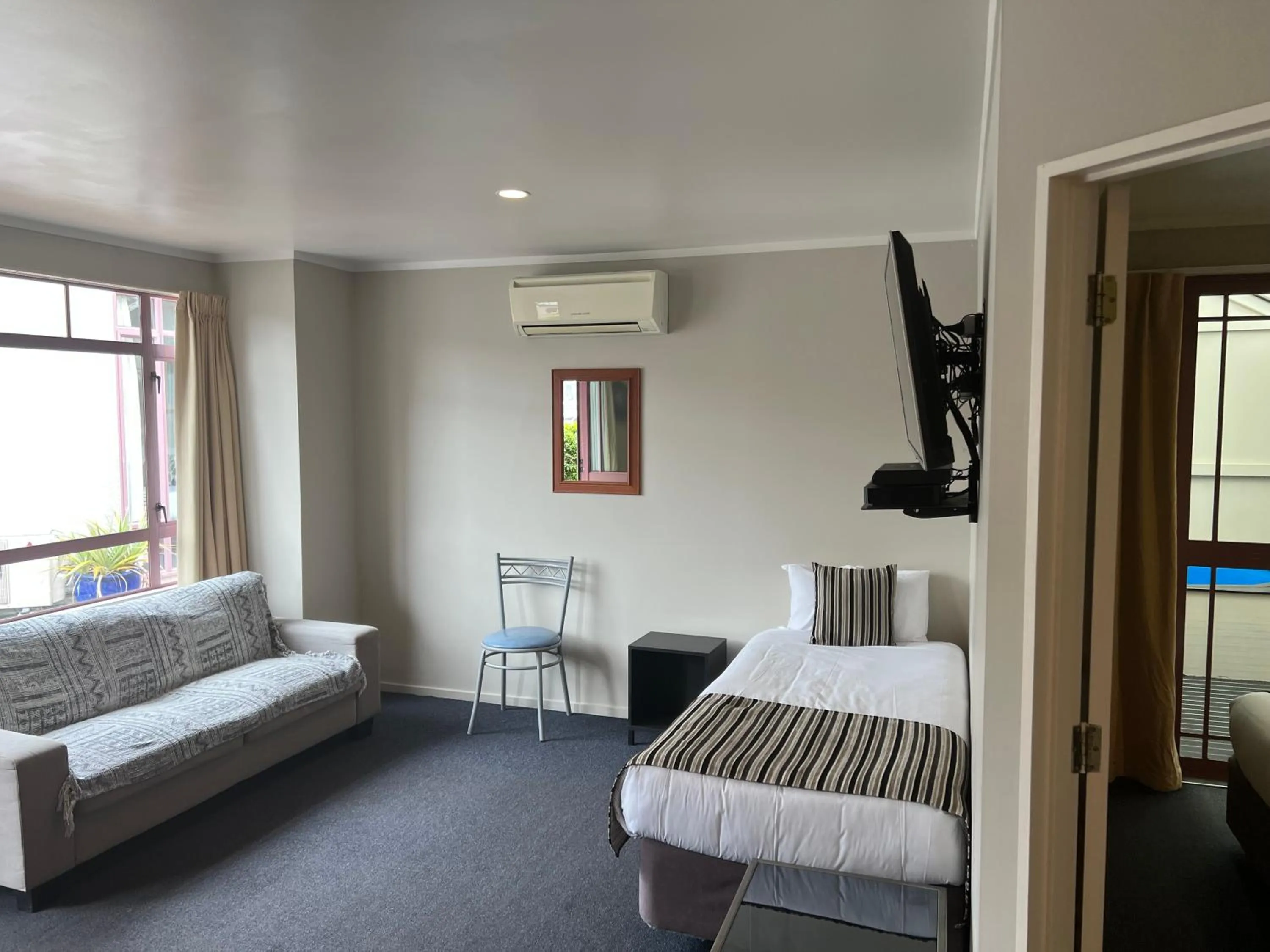 Bed in Quality Inn Acapulco Taupo