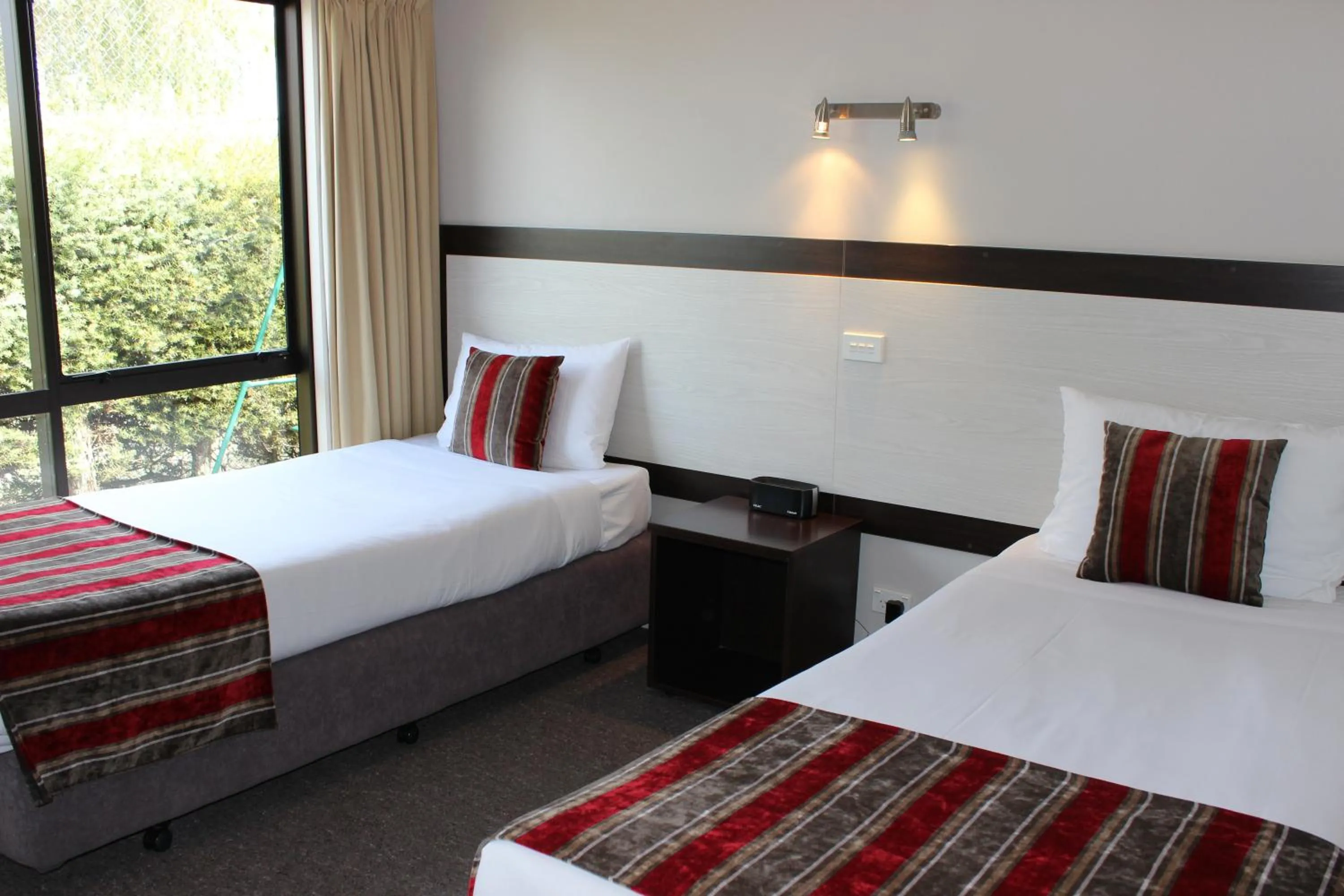 Bed in Quality Inn Acapulco Taupo