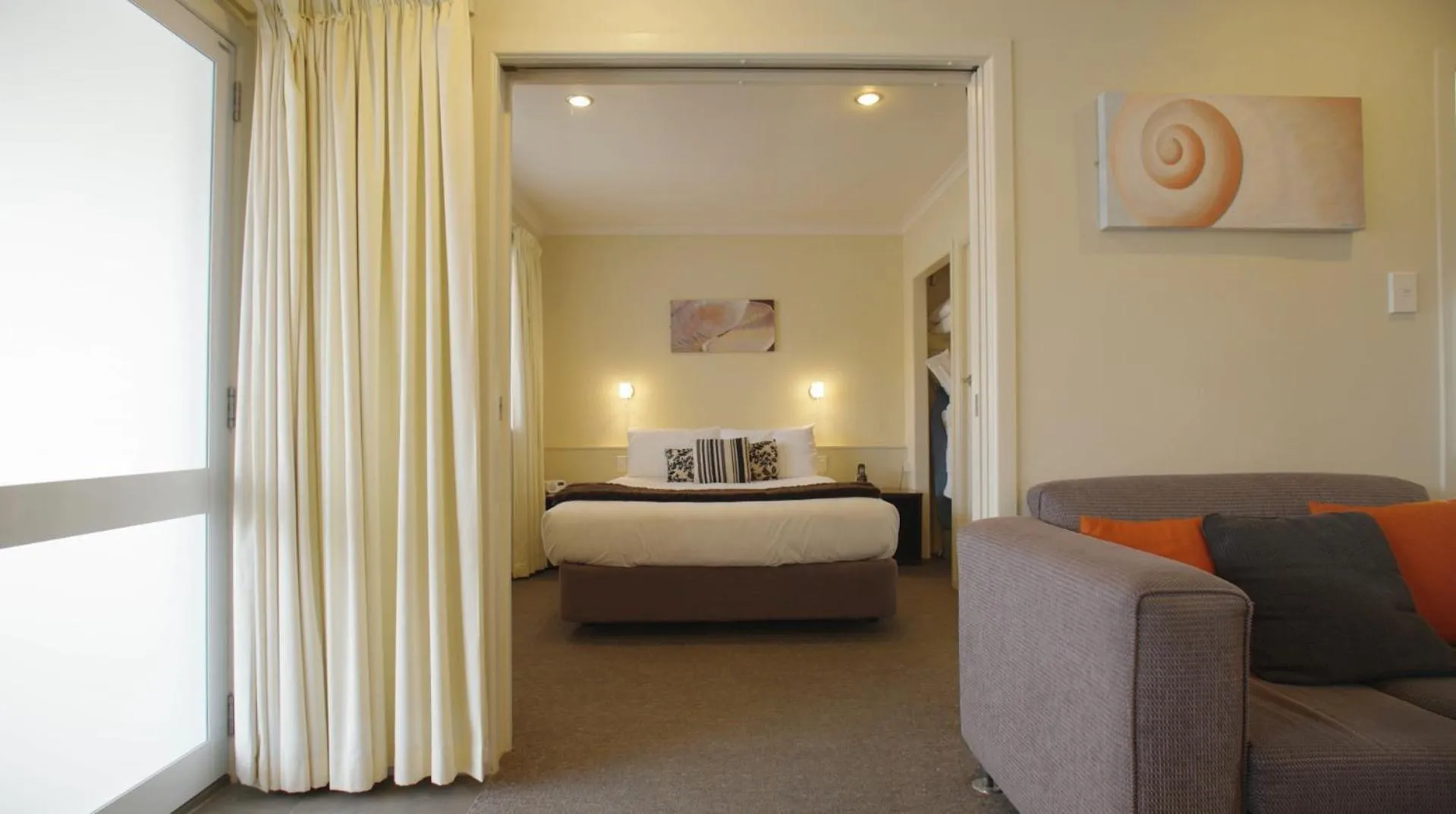 Bed in Quality Inn Acapulco Taupo