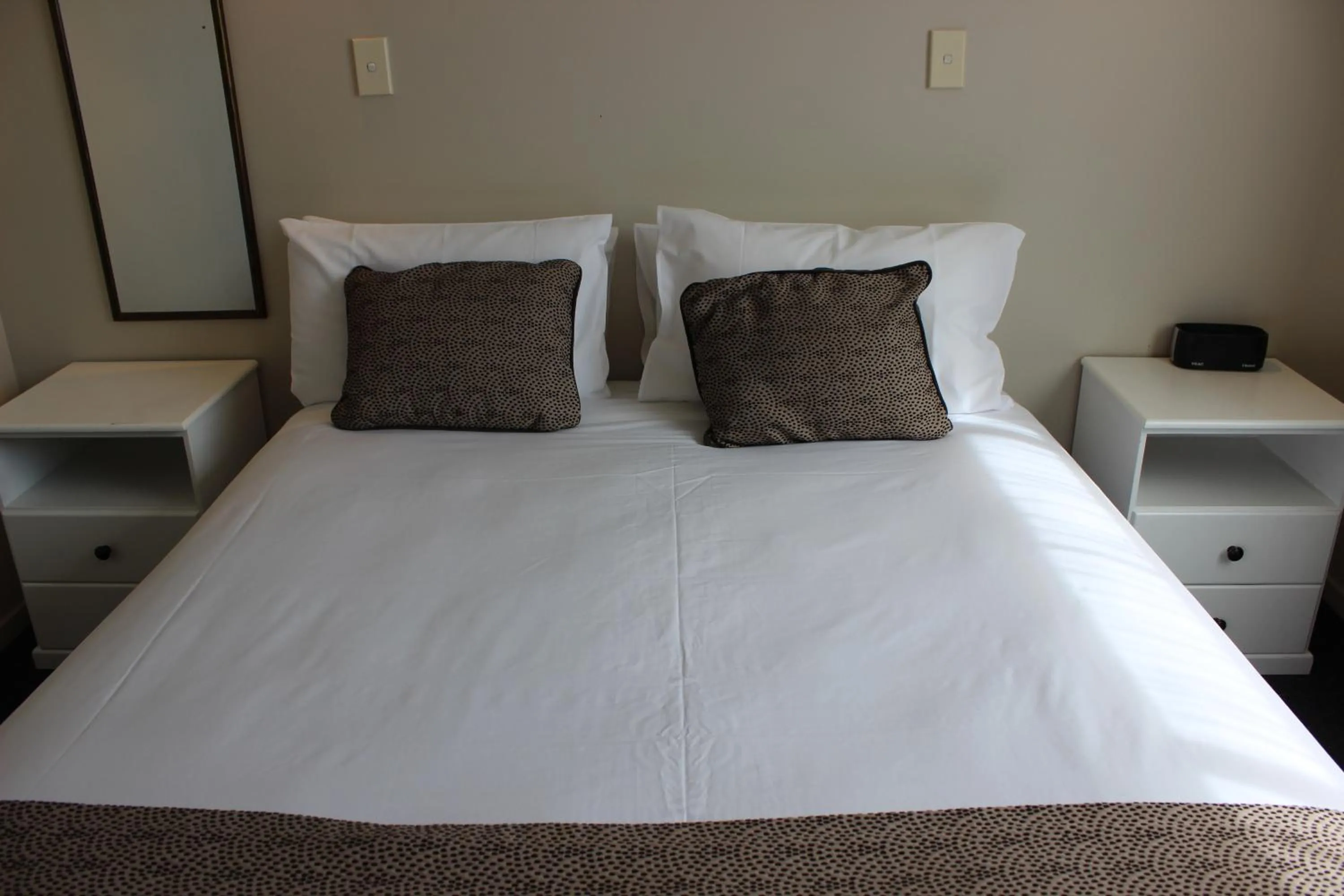 Bed in Quality Inn Acapulco Taupo