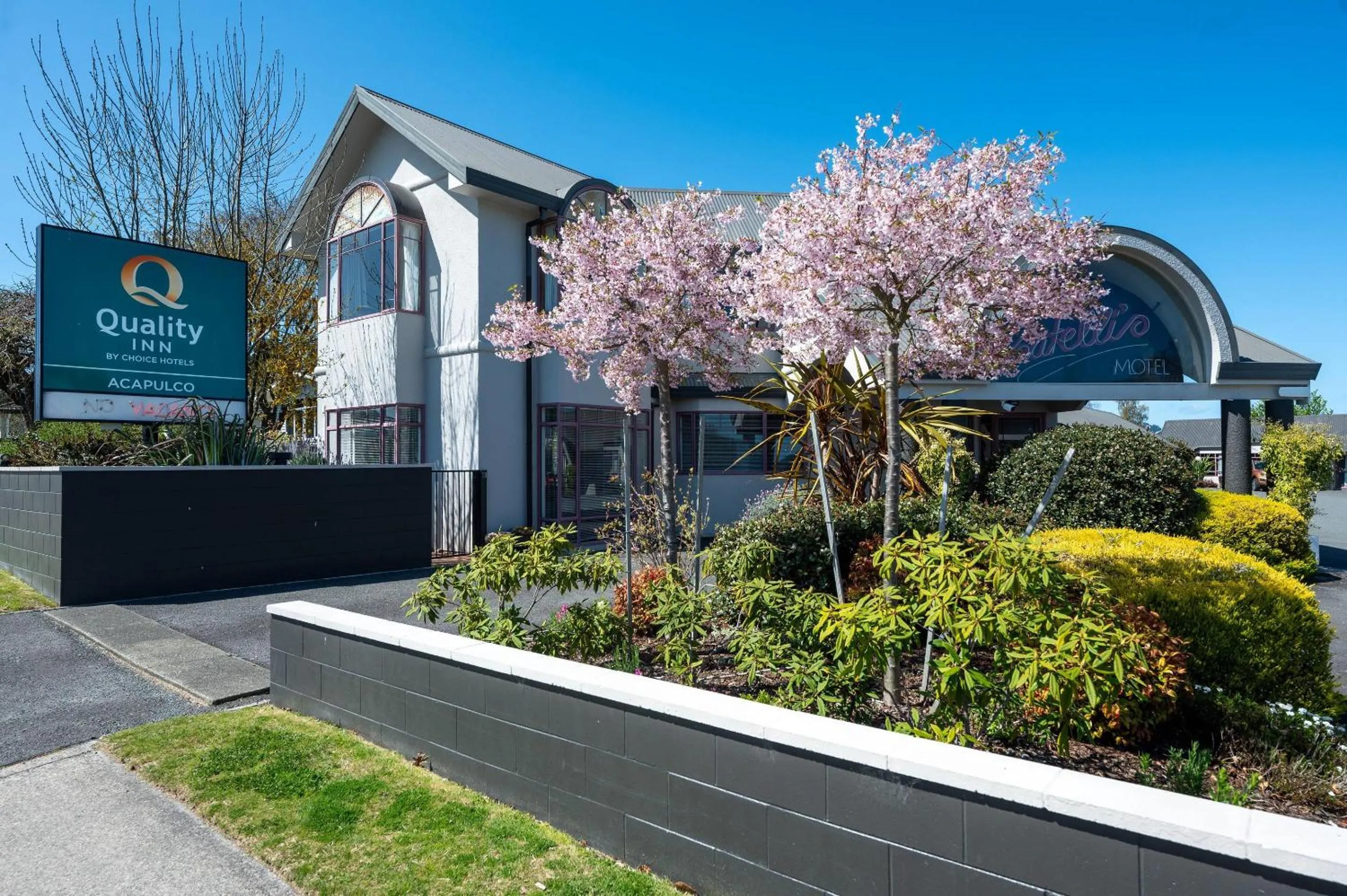 Property building in Quality Inn Acapulco Taupo