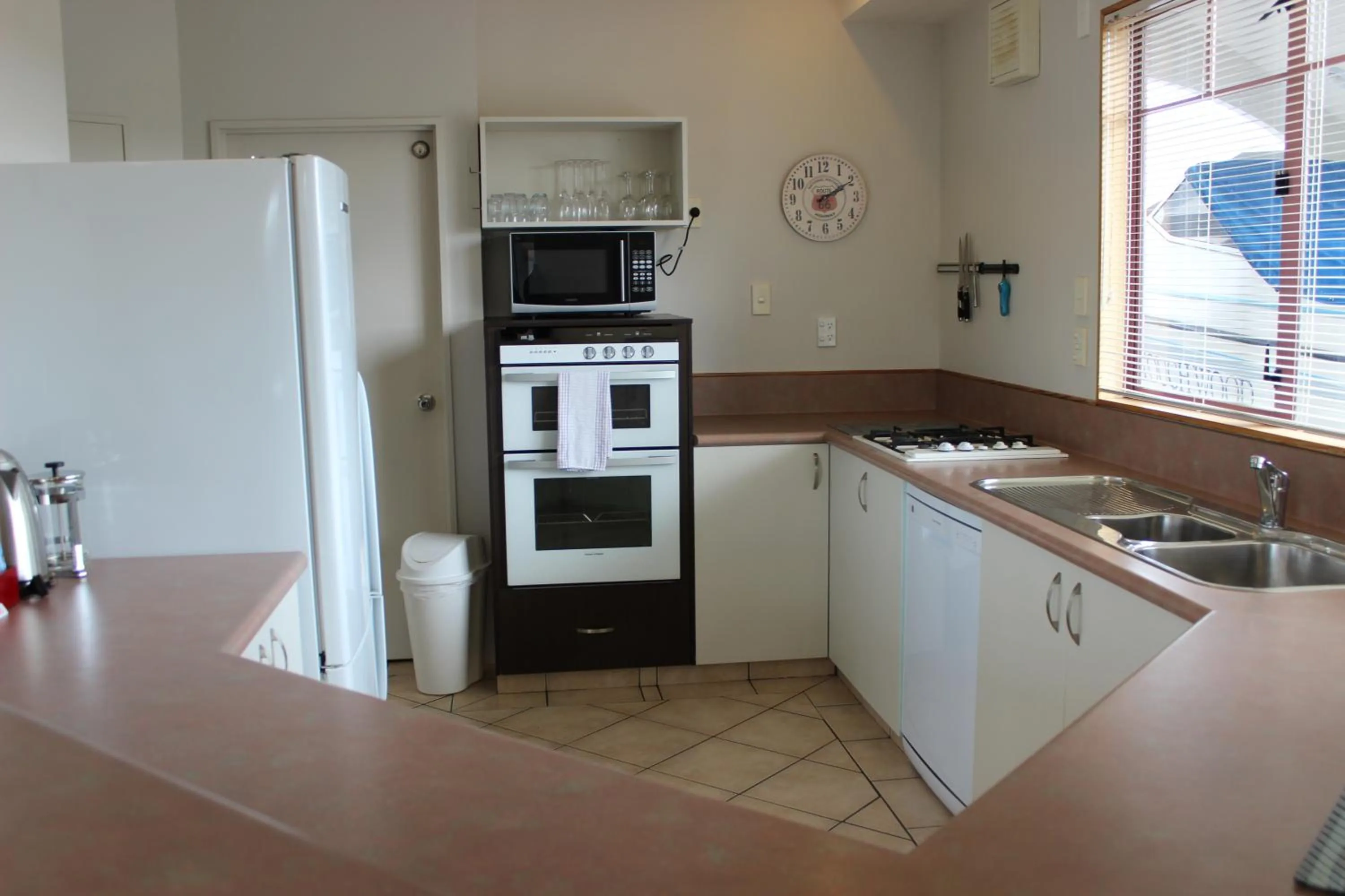 Kitchen or kitchenette in Quality Inn Acapulco Taupo