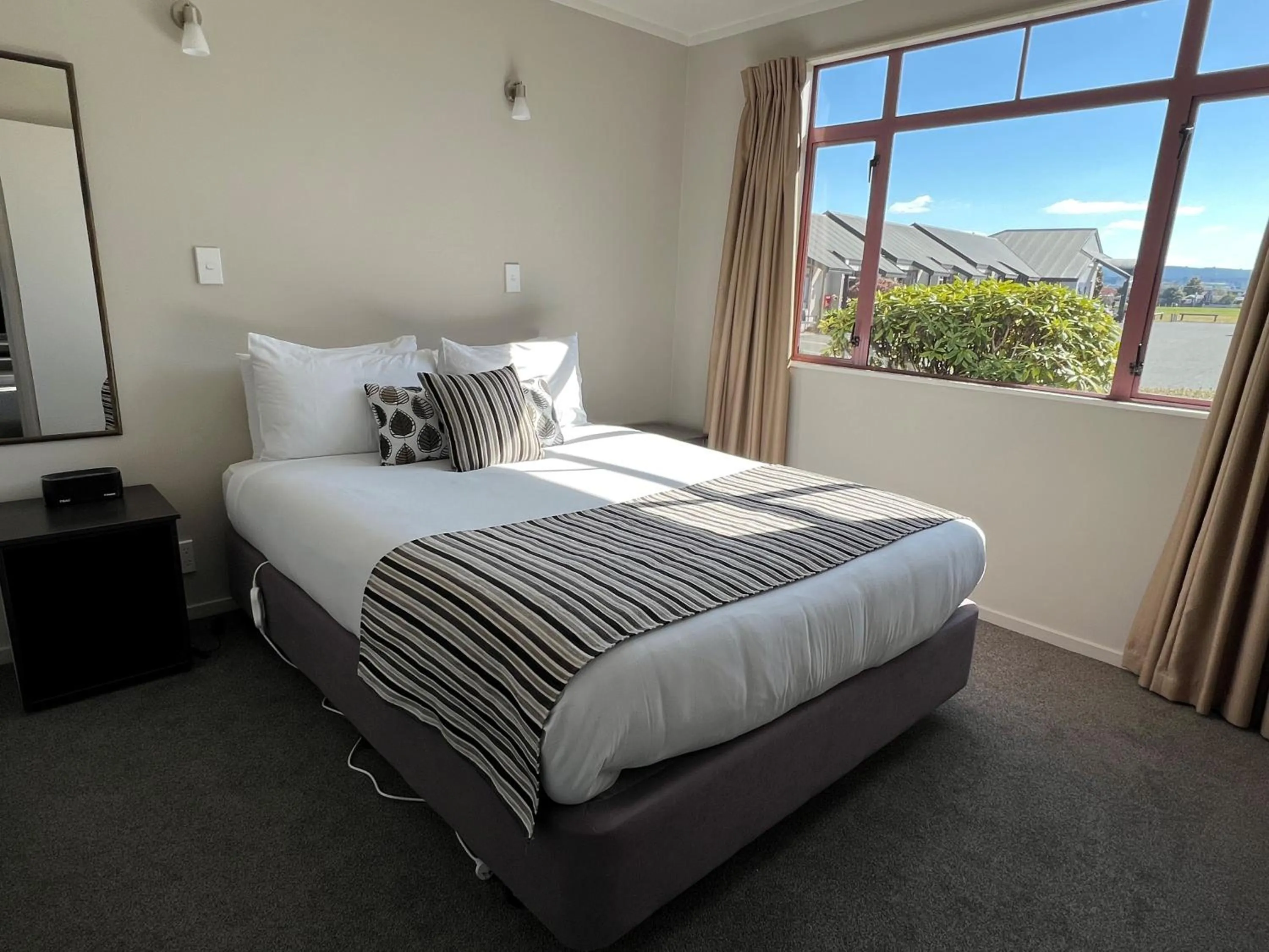 Bed in Quality Inn Acapulco Taupo