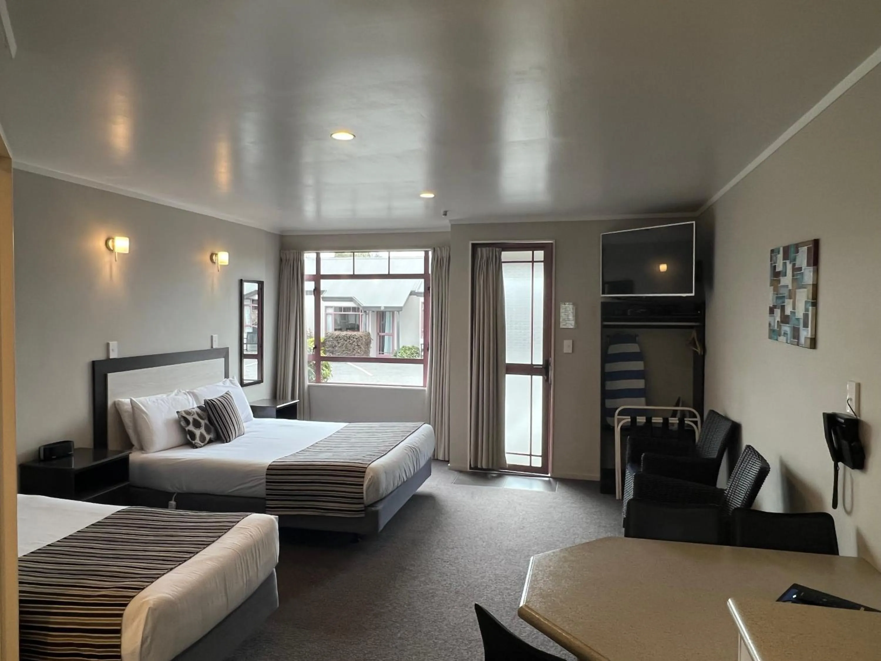 Bed in Quality Inn Acapulco Taupo