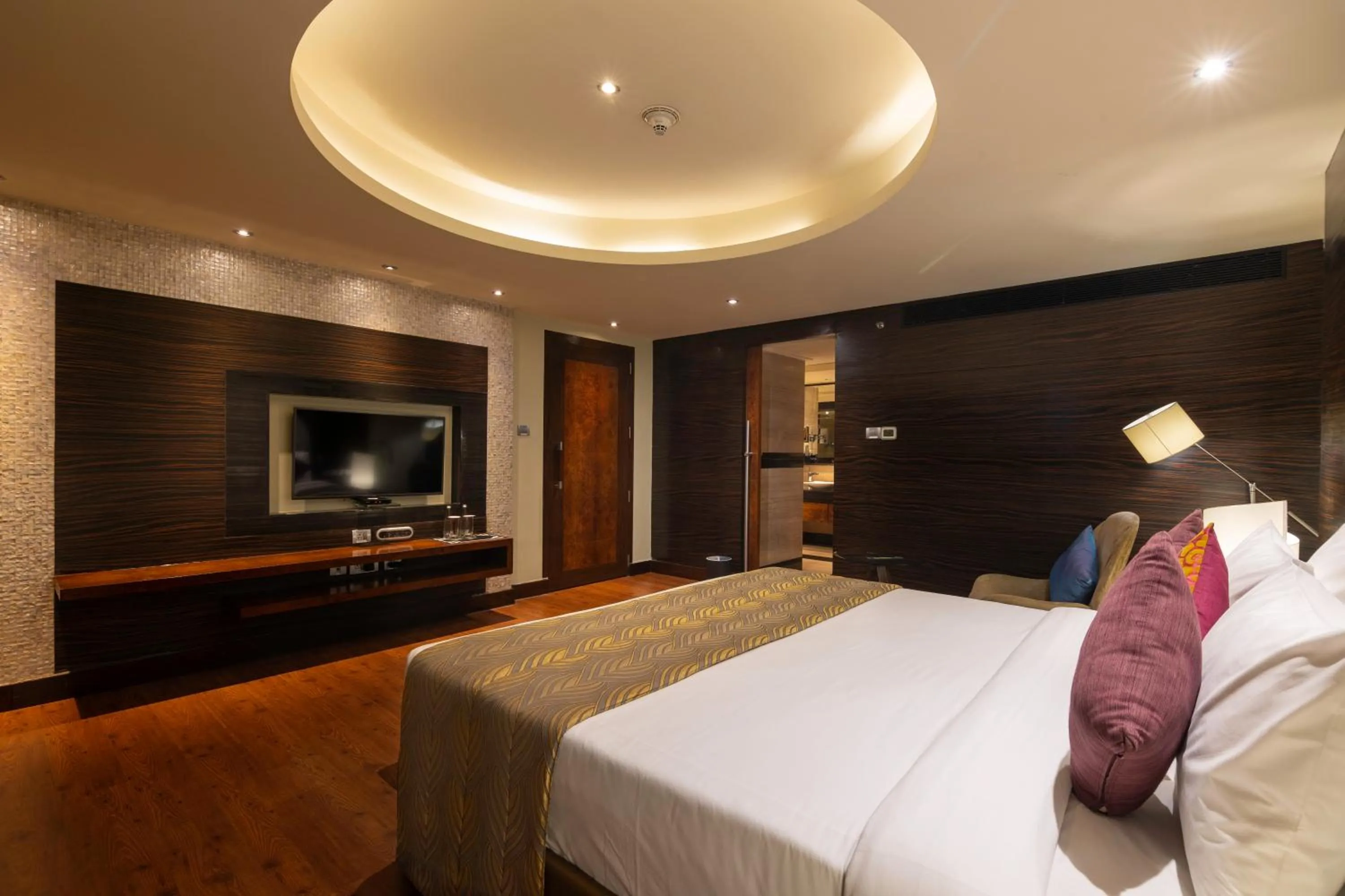 Bed in Vivanta Hyderabad, Begumpet