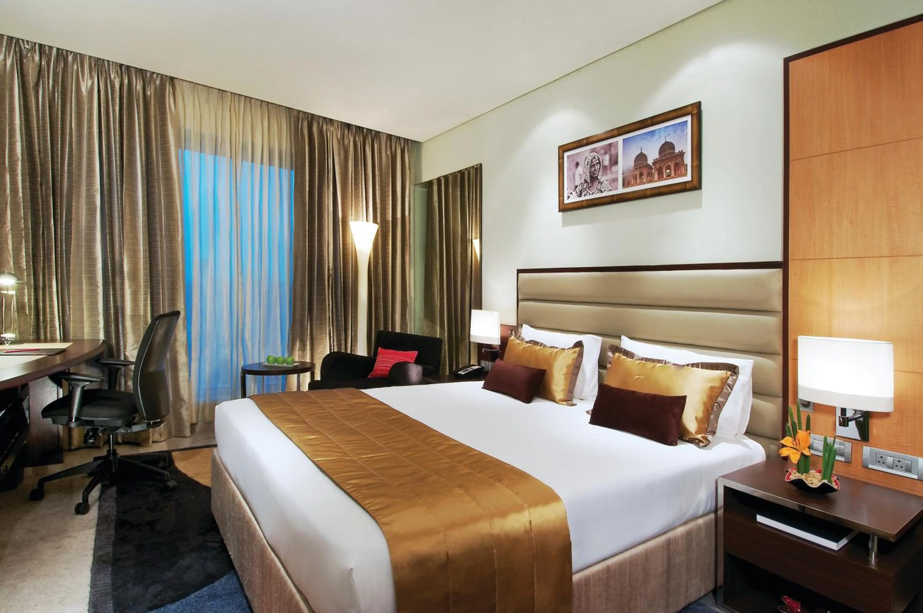 Bed in Vivanta Hyderabad, Begumpet