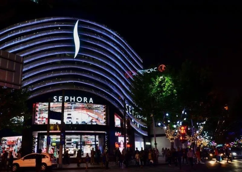 Nearby landmark in JingLai Bushe Hotel Bund Nanjing West Road Shanghai