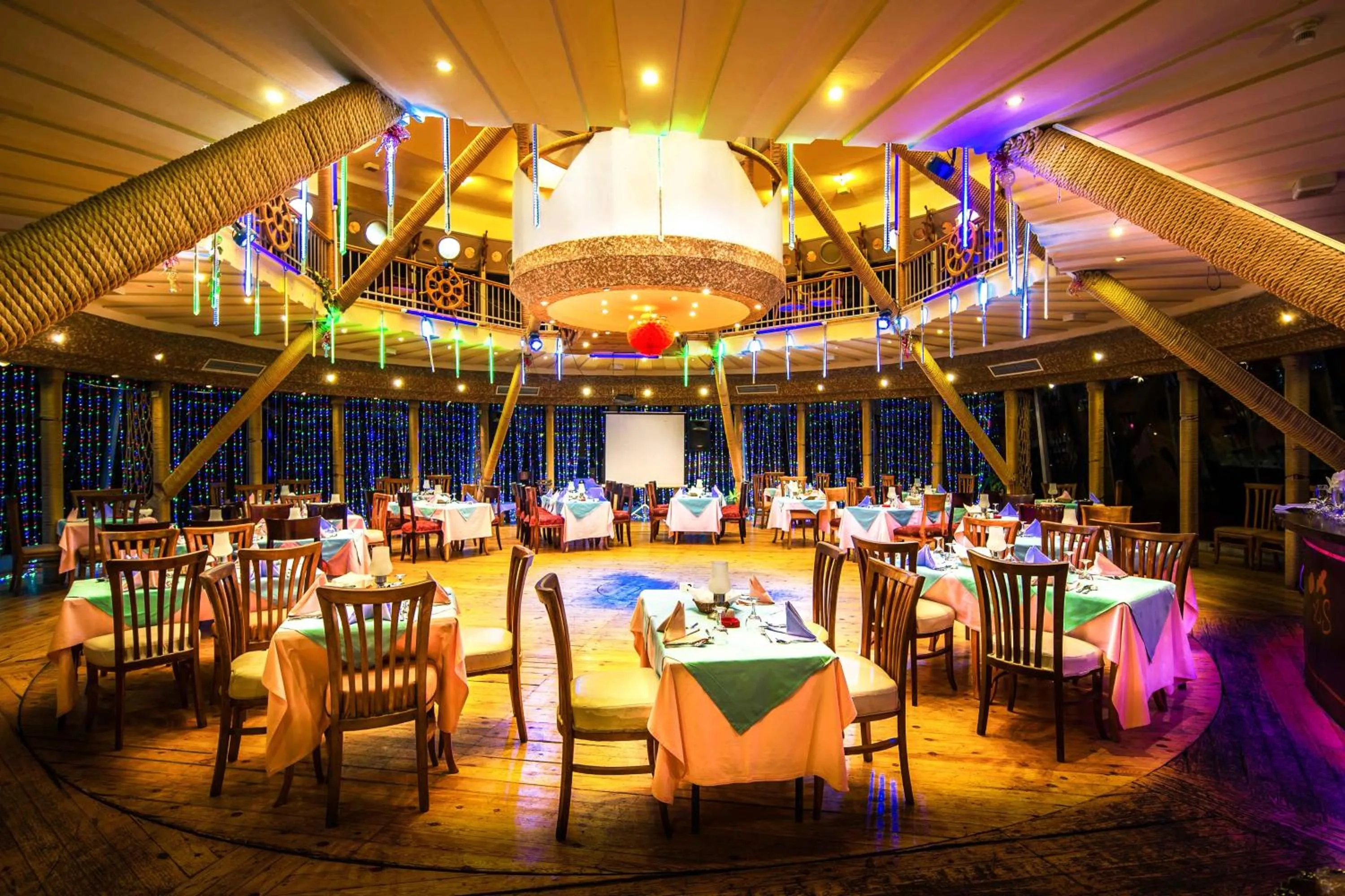 Evening entertainment in Seagull Beach Resort - Families and Couples Only