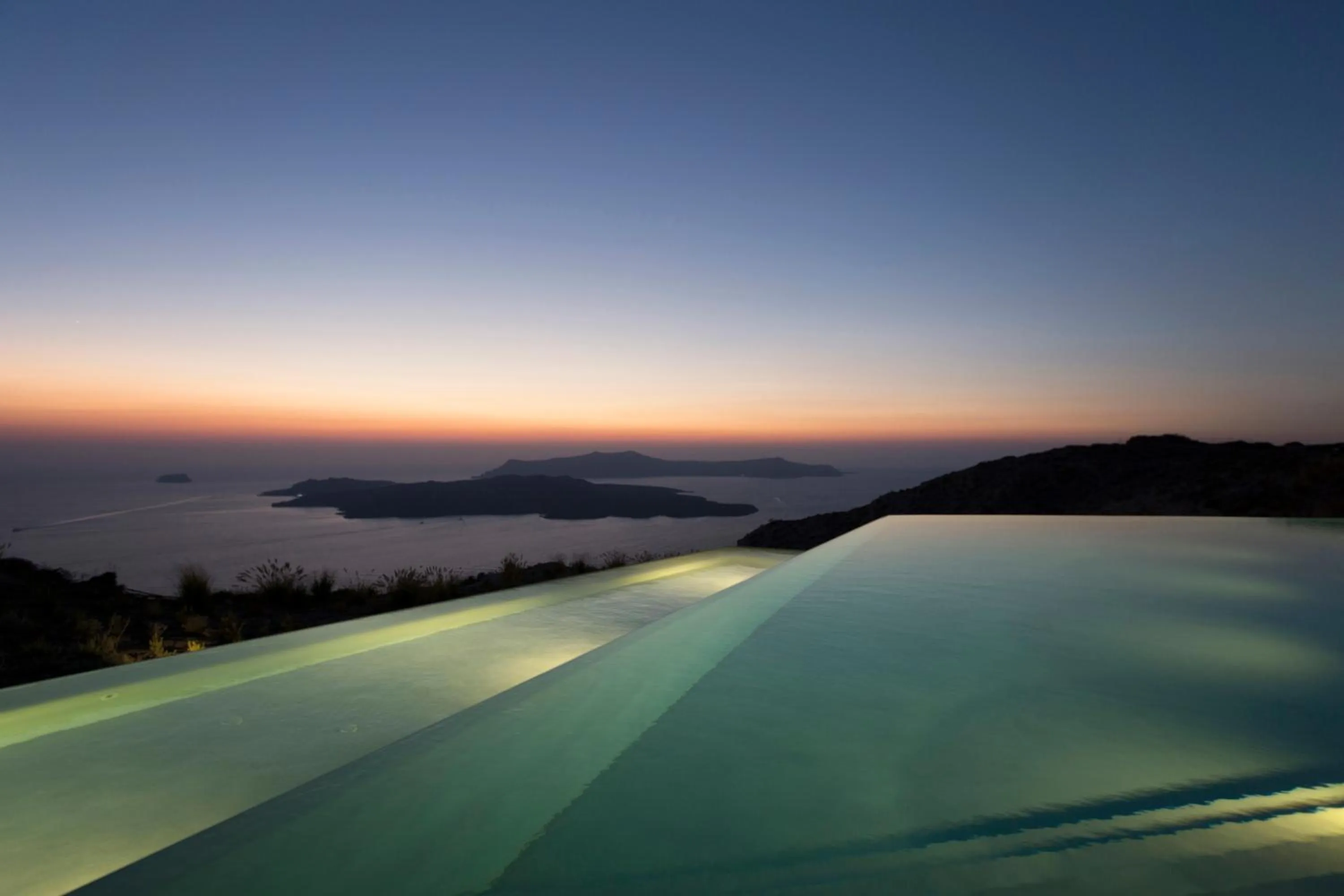 Erosantorini Estate