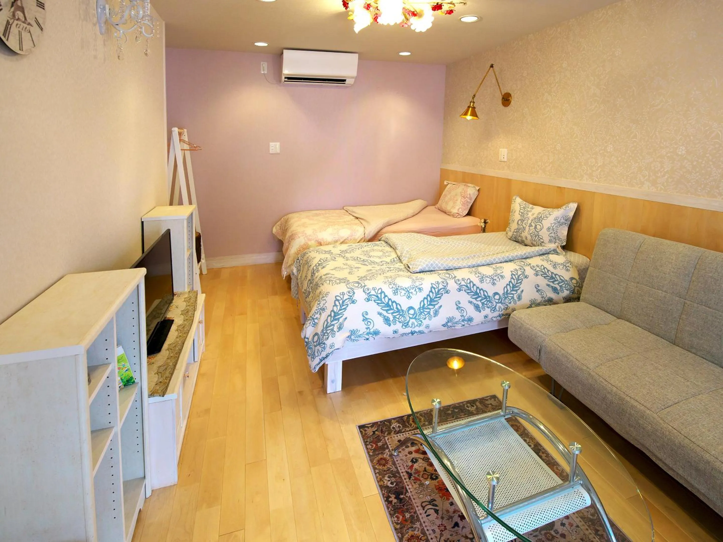 Photo of the whole room, Bed in Ocean Villa Tin Gala