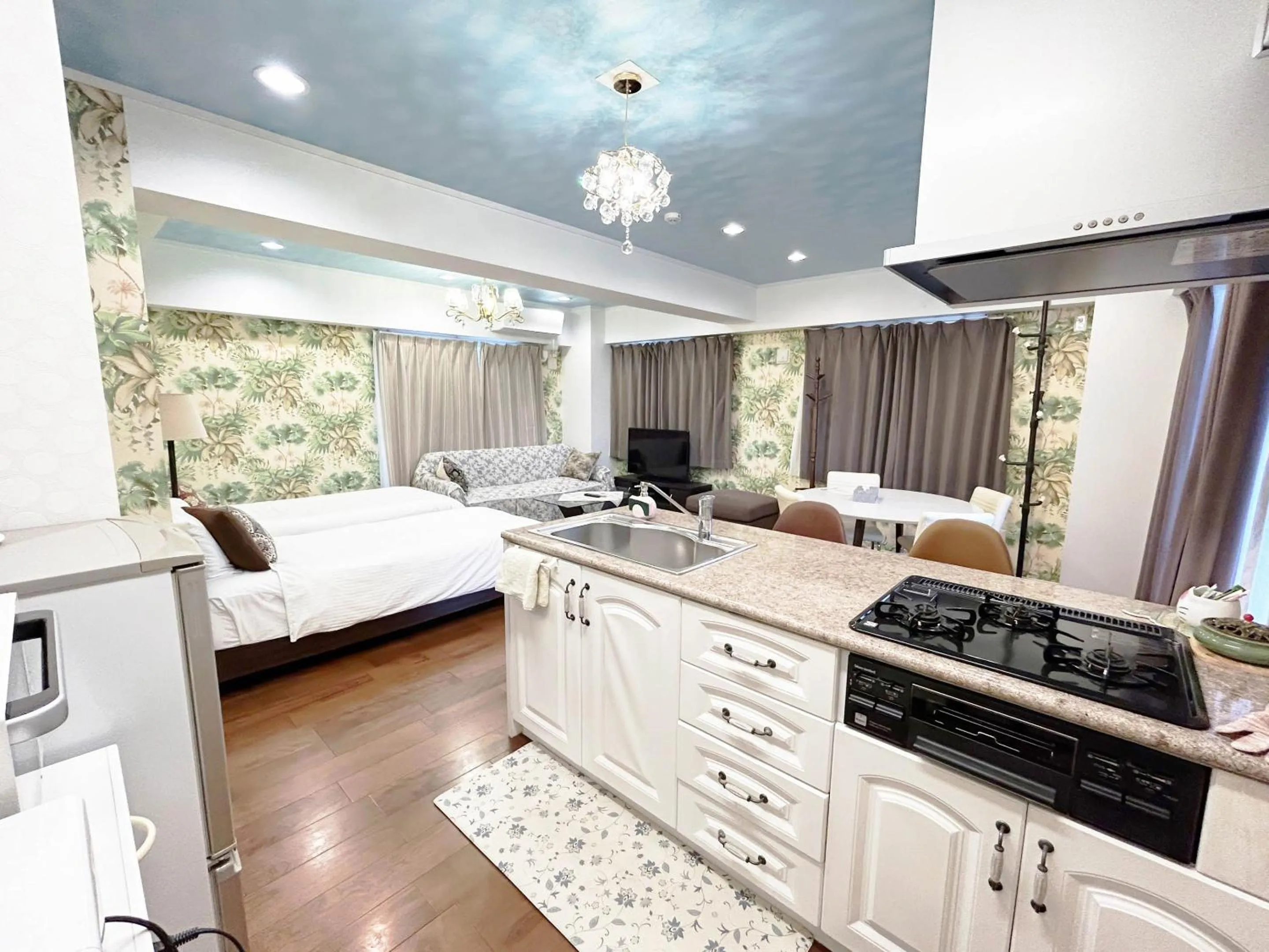 Photo of the whole room, Bed in Ocean Villa Tin Gala