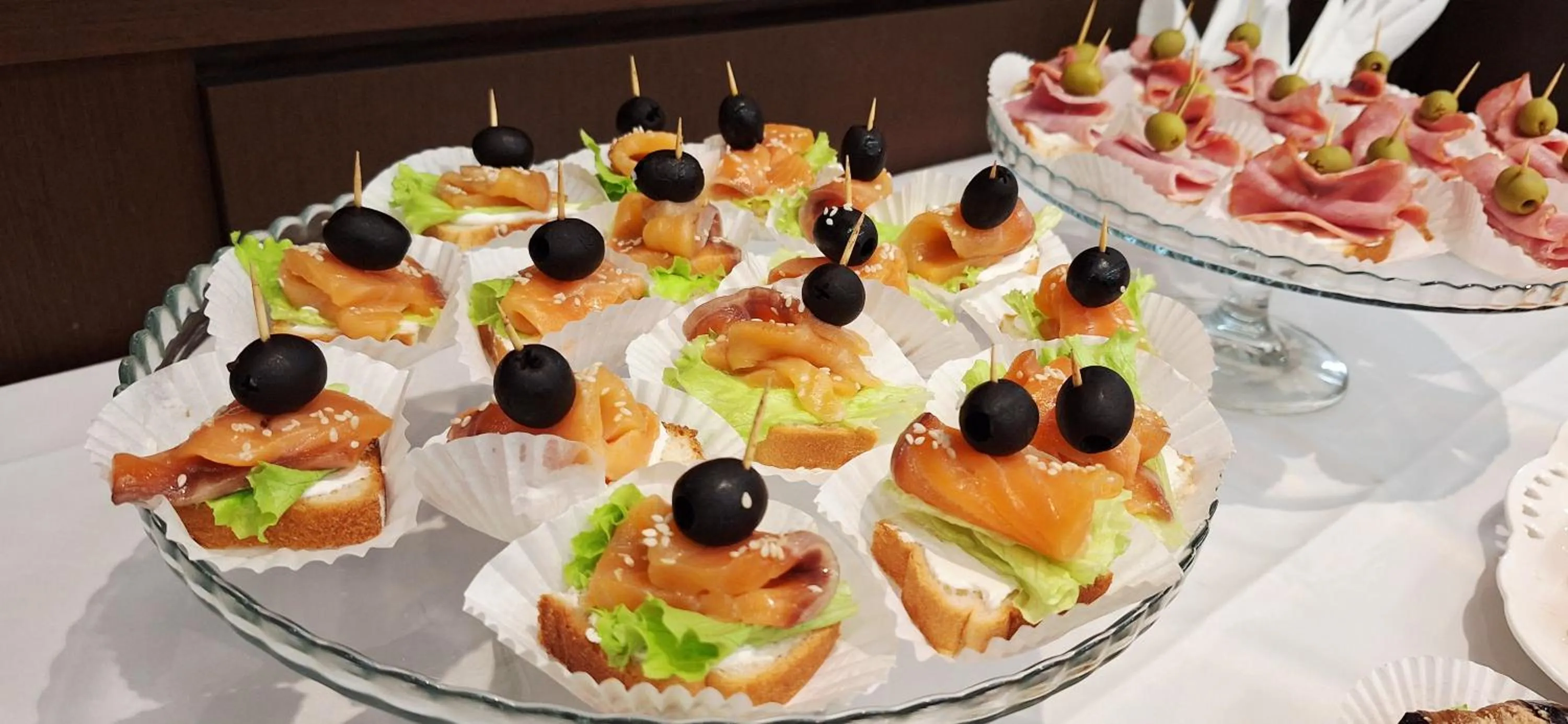 Restaurant/places to eat in Iliani Hotel