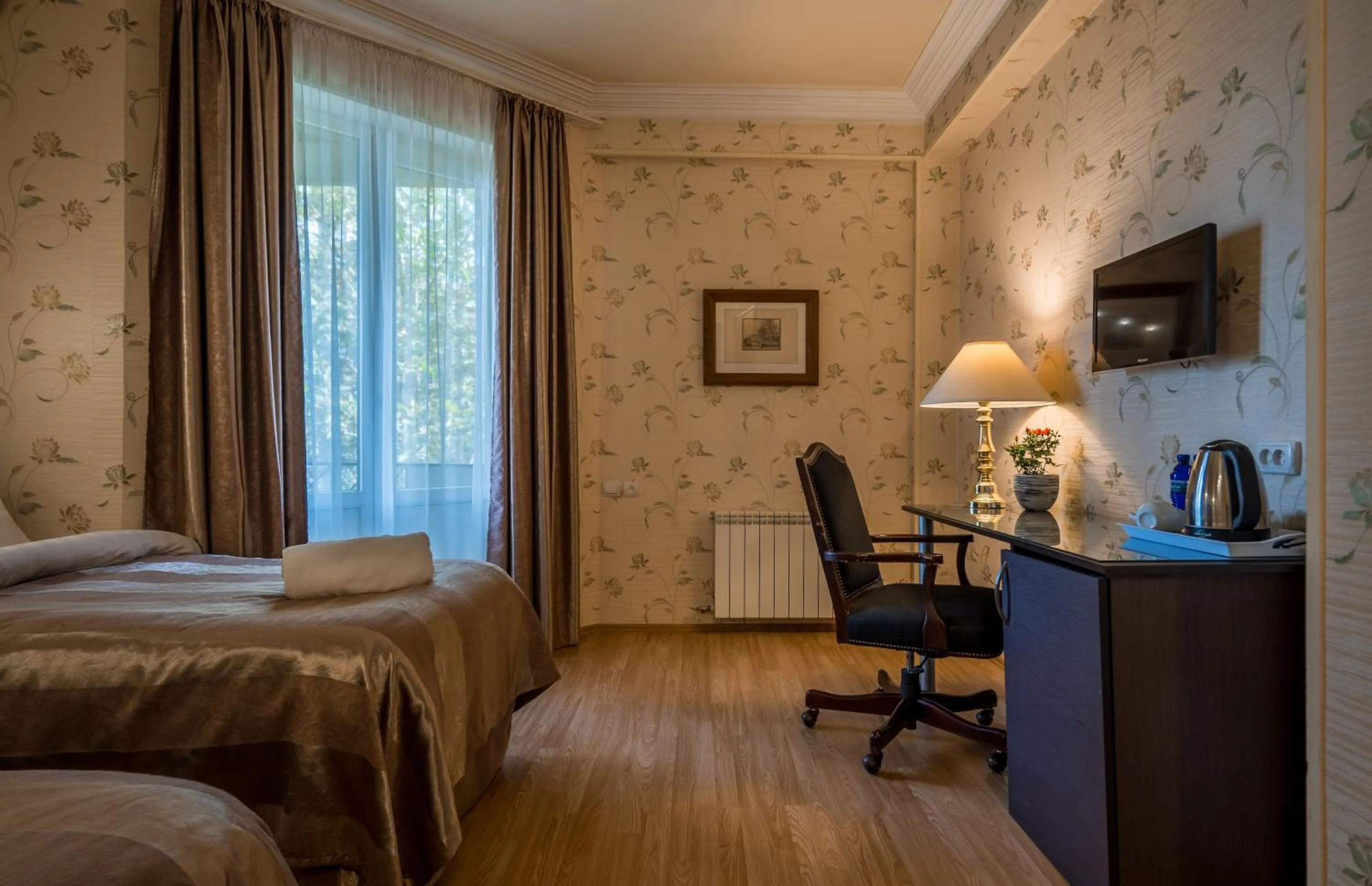 Bedroom, Bed in Iliani Hotel