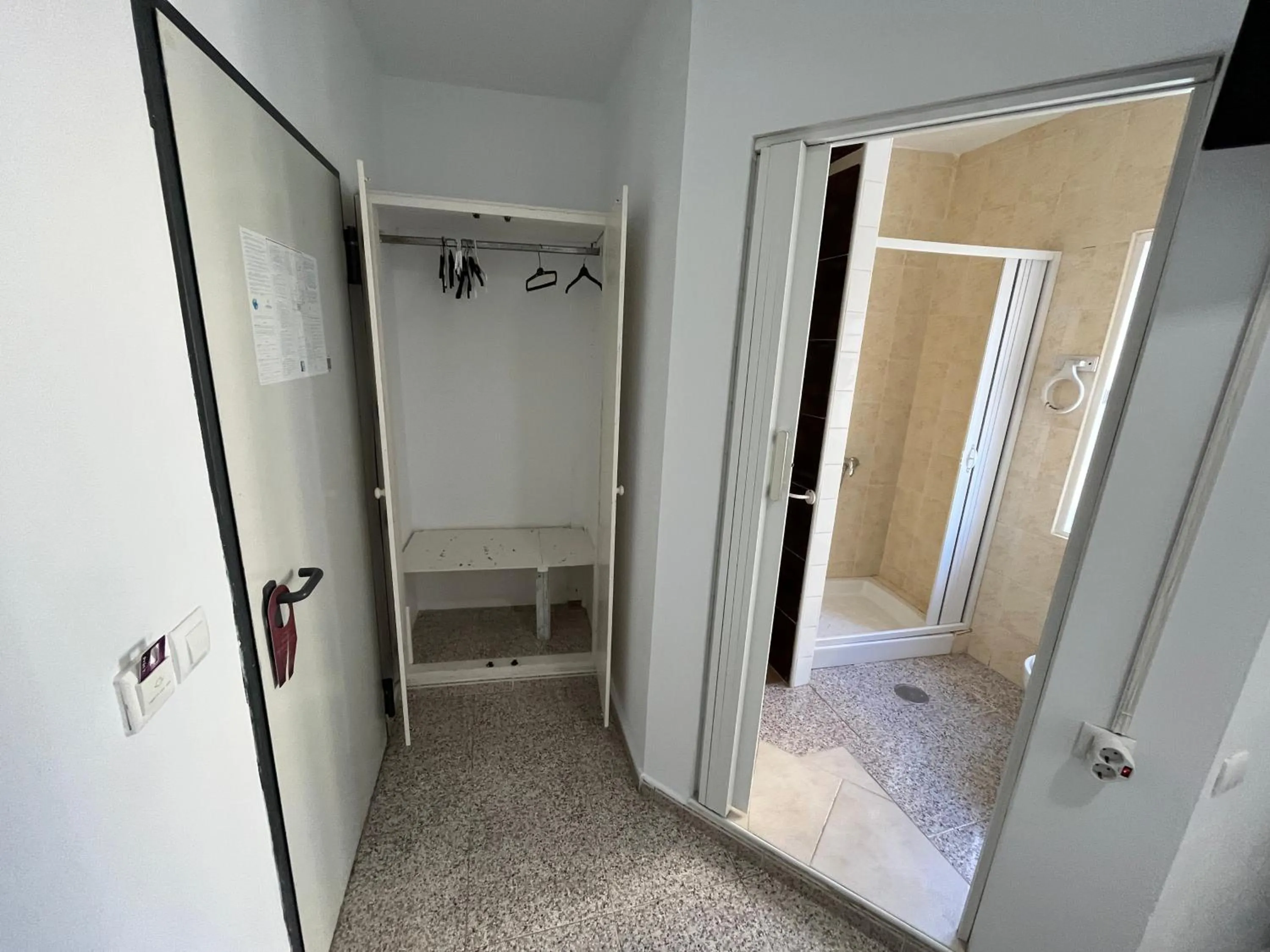 Bathroom in Hospedaje Lisboa Algeciras P Ca 0214 y A Ca 0232