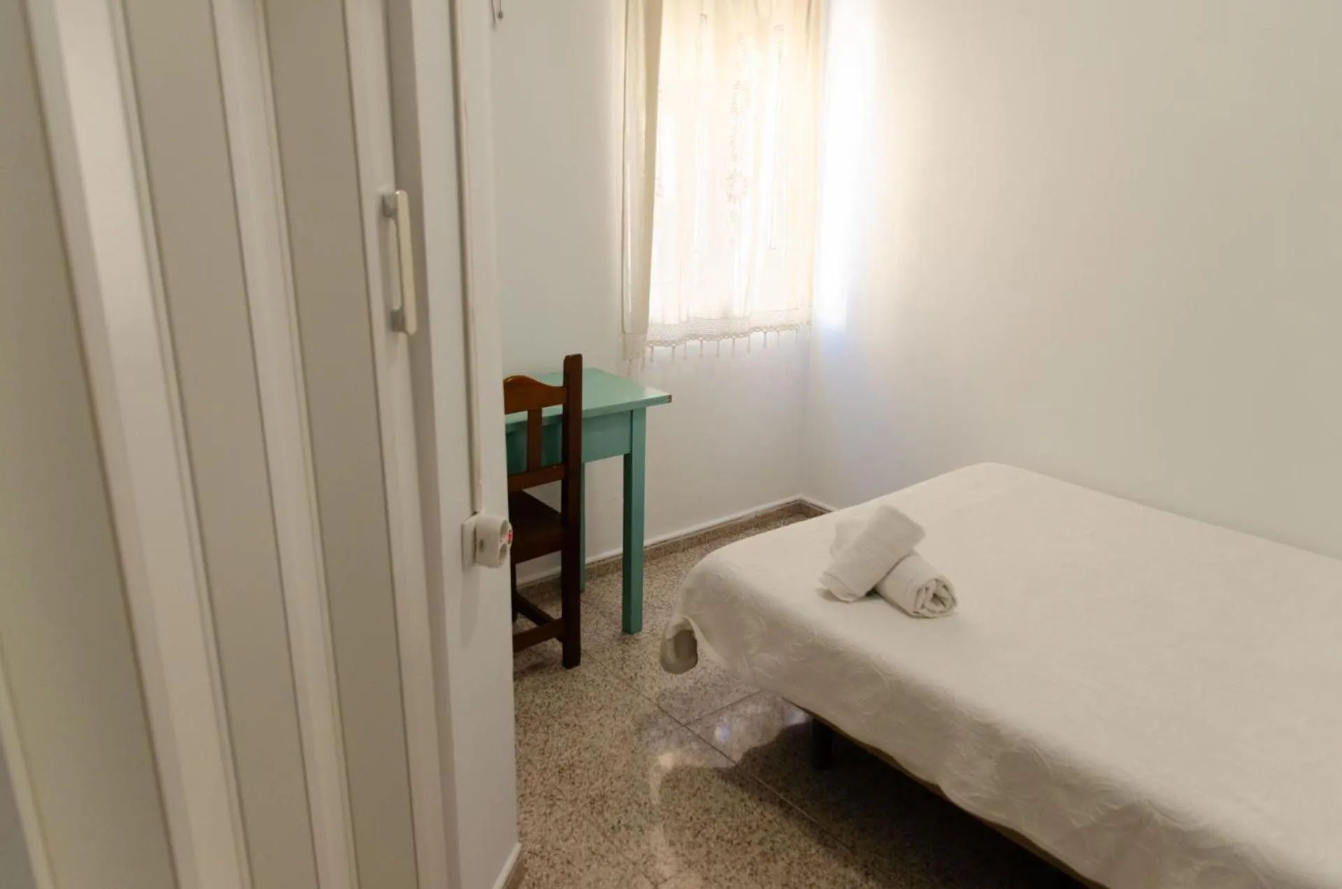 Bed in Hospedaje Lisboa Algeciras P Ca 0214 y A Ca 0232