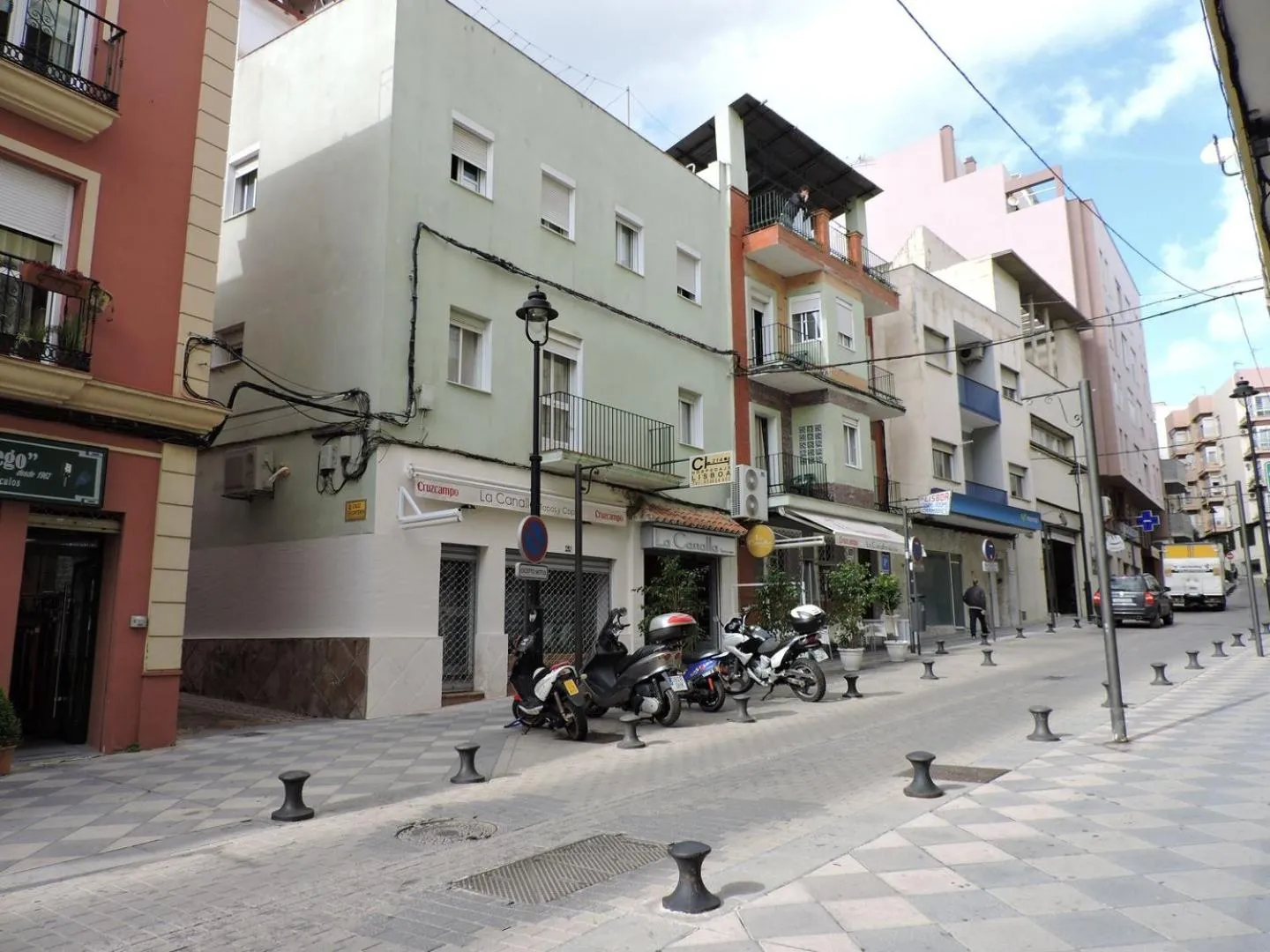 Property building in Hospedaje Lisboa Algeciras P Ca 0214 y A Ca 0232