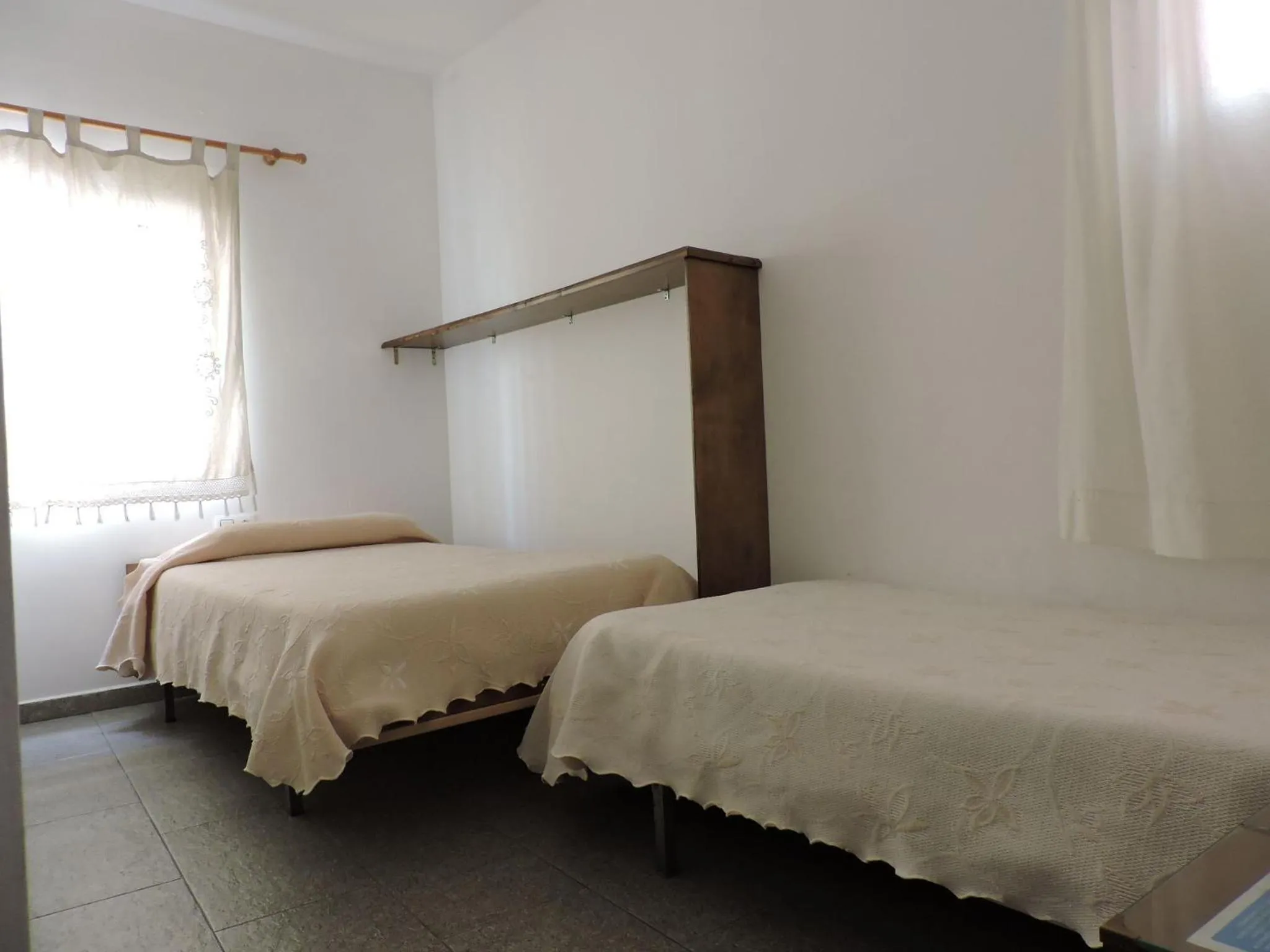 Day, Bed in Hospedaje Lisboa Algeciras P Ca 0214 y A Ca 0232