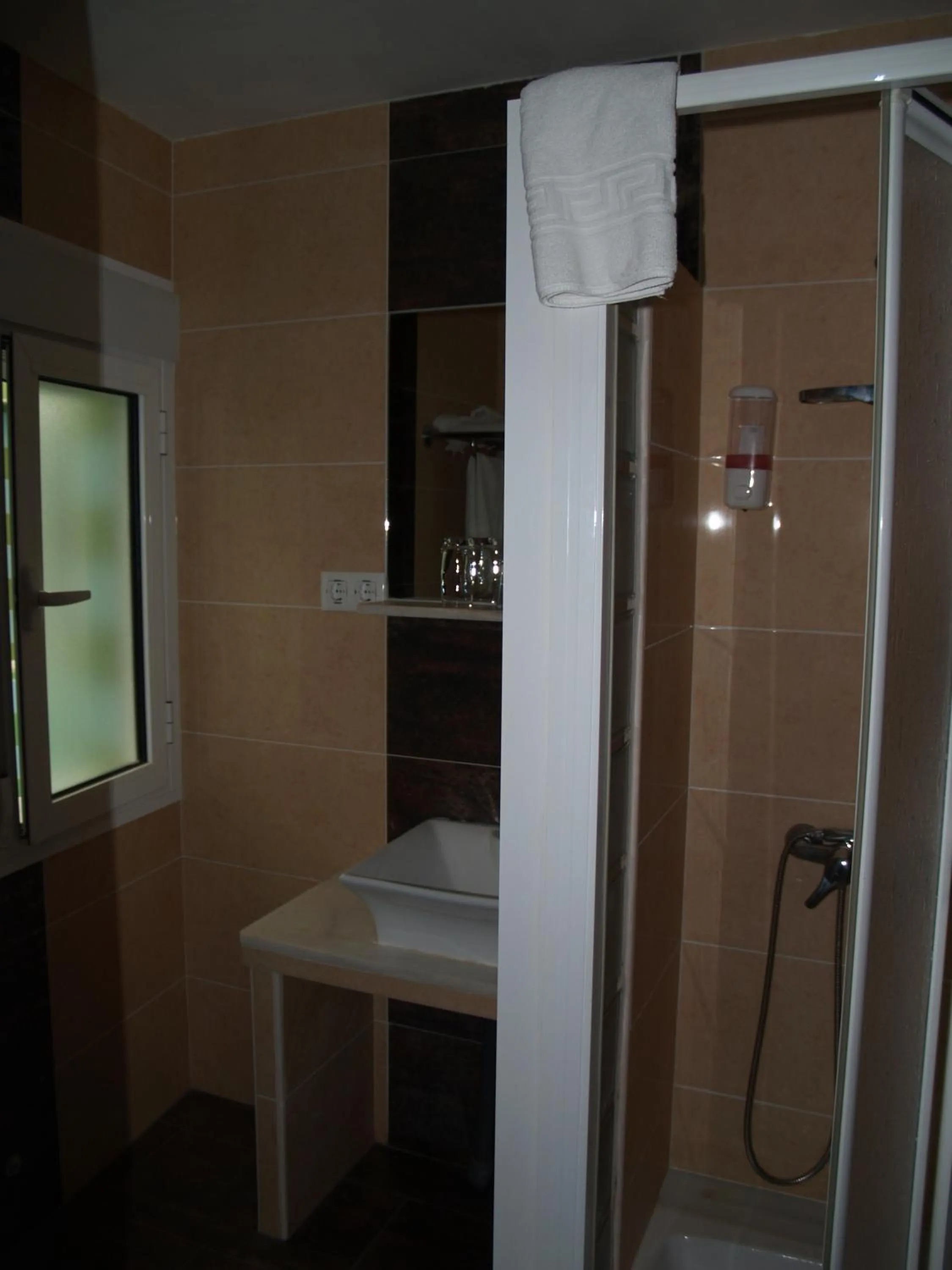 Bathroom in Hospedaje Lisboa Algeciras P Ca 0214 y A Ca 0232