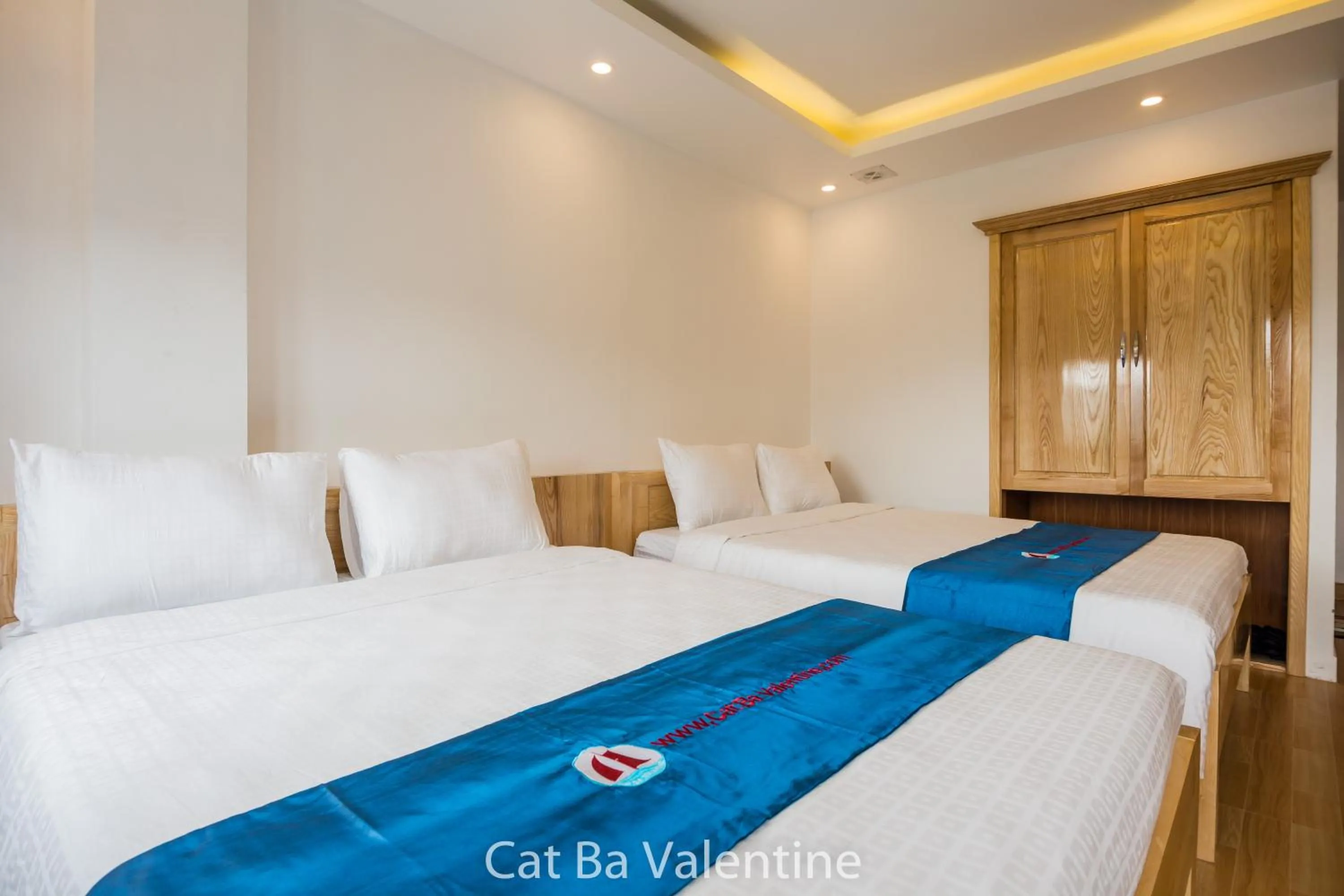 Bed in Cat Ba Valentine