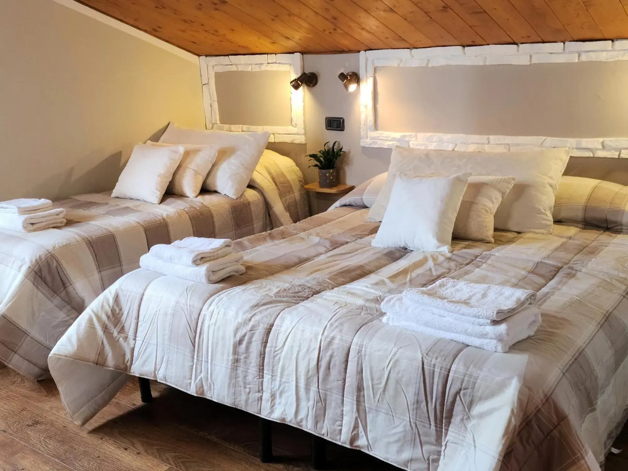 Triple Room in Locanda Romana Triple Room in Locanda Romana