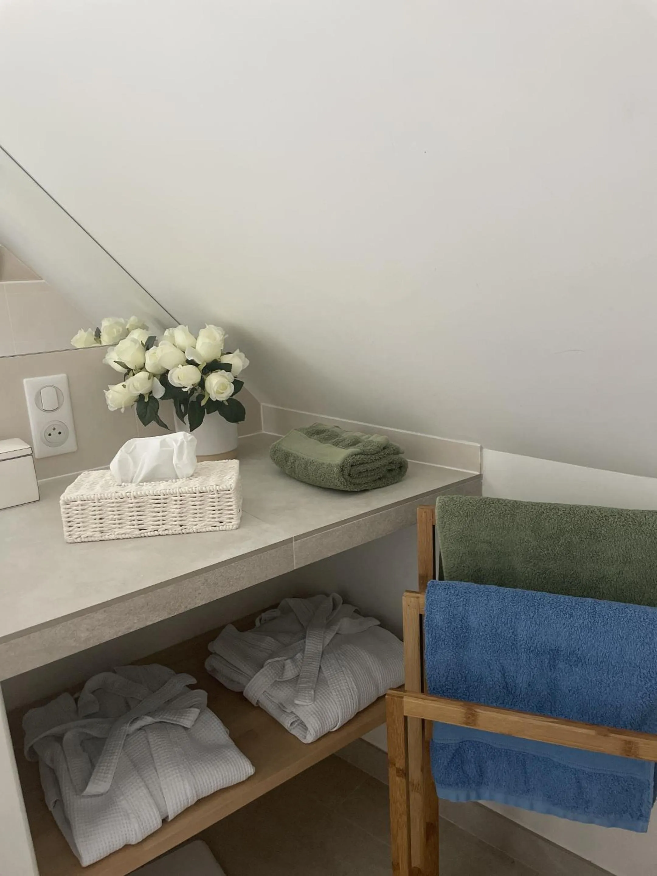 Bathroom, Bed in Villa Cassandre