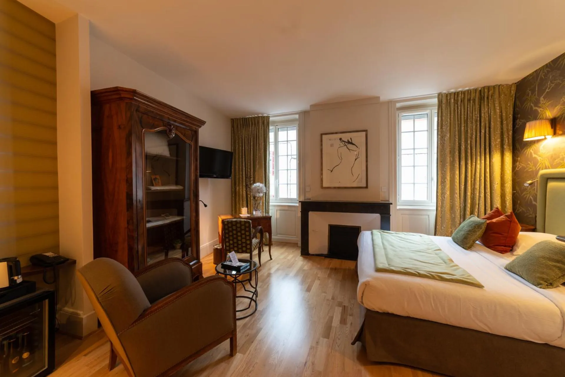 Bed in Hôtel Le Griffon d'Or