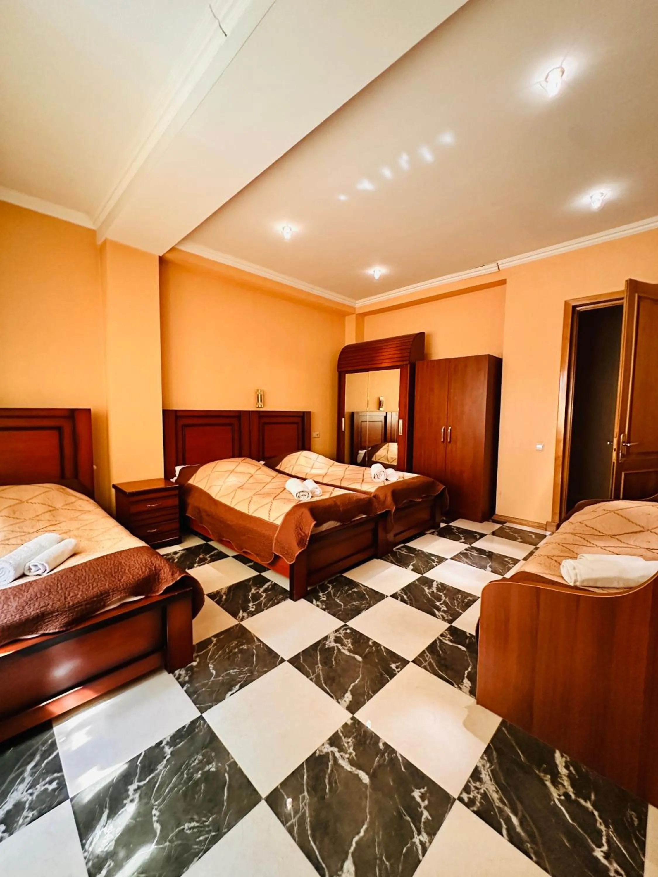 Photo of the whole room, Bed in Iceberg Hotel