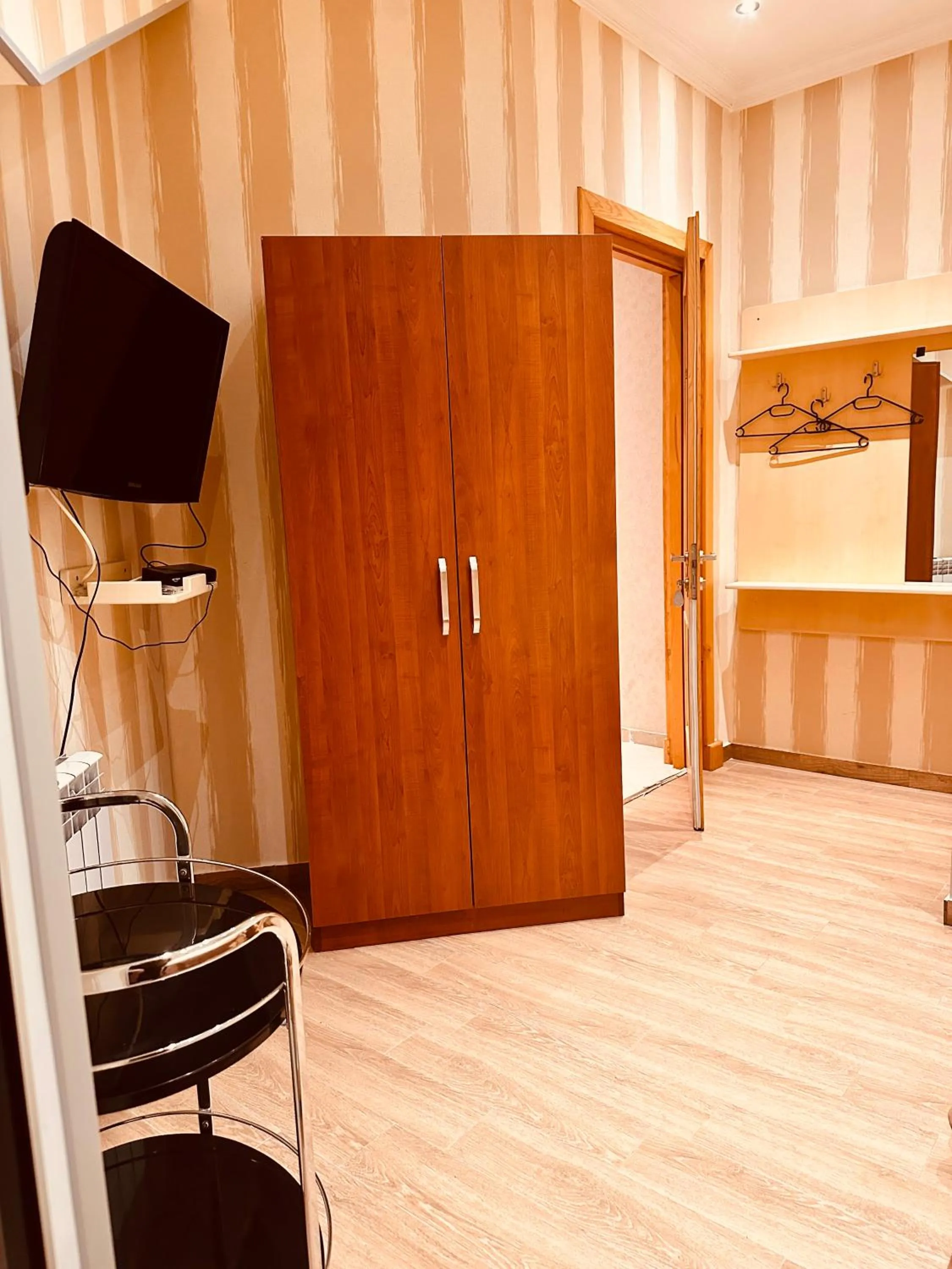 wardrobe in Iceberg Hotel