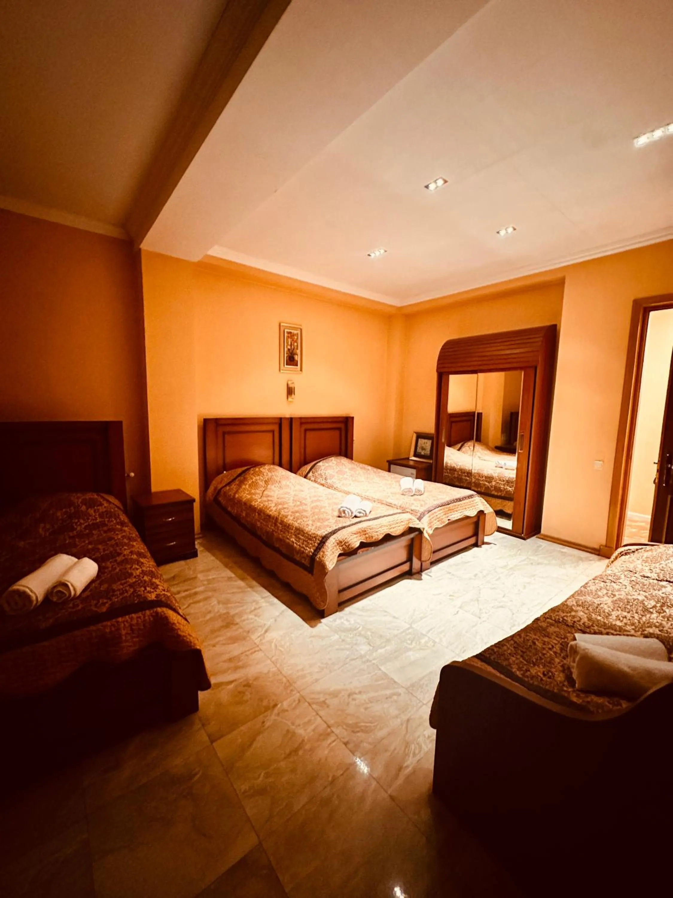 Photo of the whole room, Bed in Iceberg Hotel