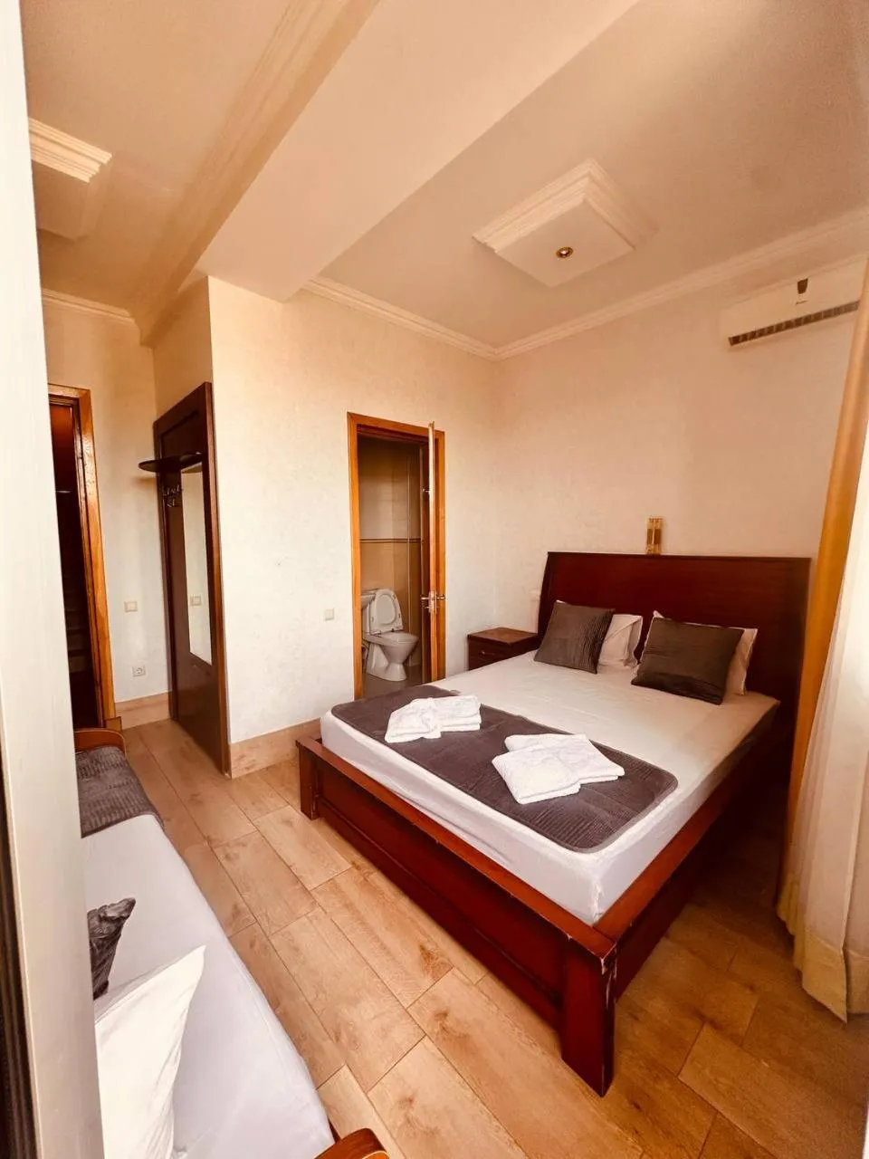 Bed in Iceberg Hotel