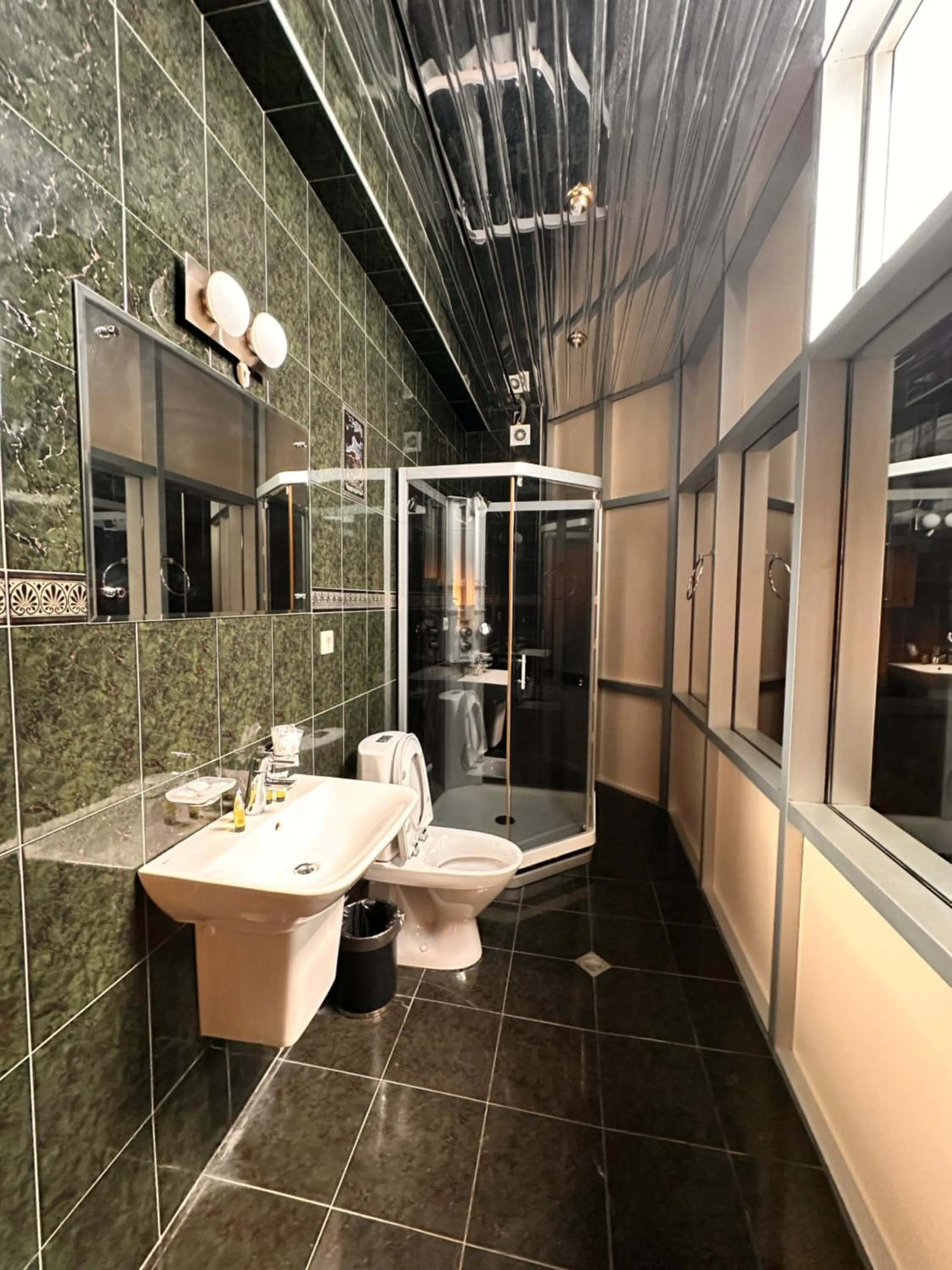 Shower in Iceberg Hotel