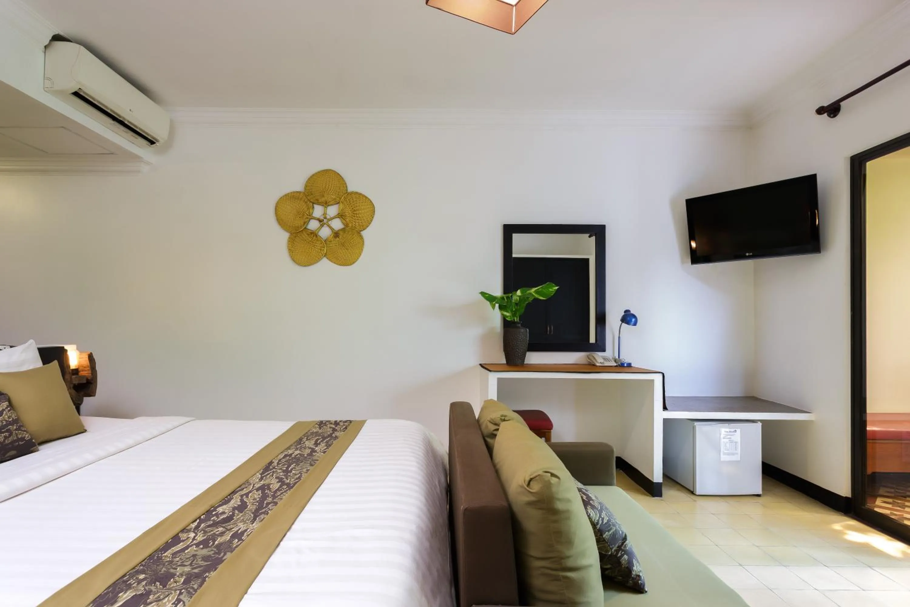 TV and multimedia, Bed in La Niche D'angkor Boutique Hotel