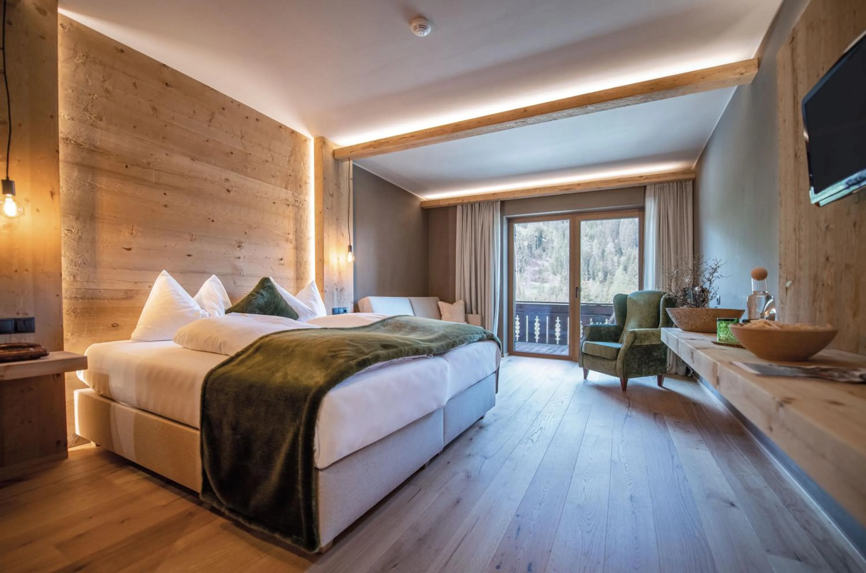 Photo of the whole room, Bed in Hotel Edelweiss