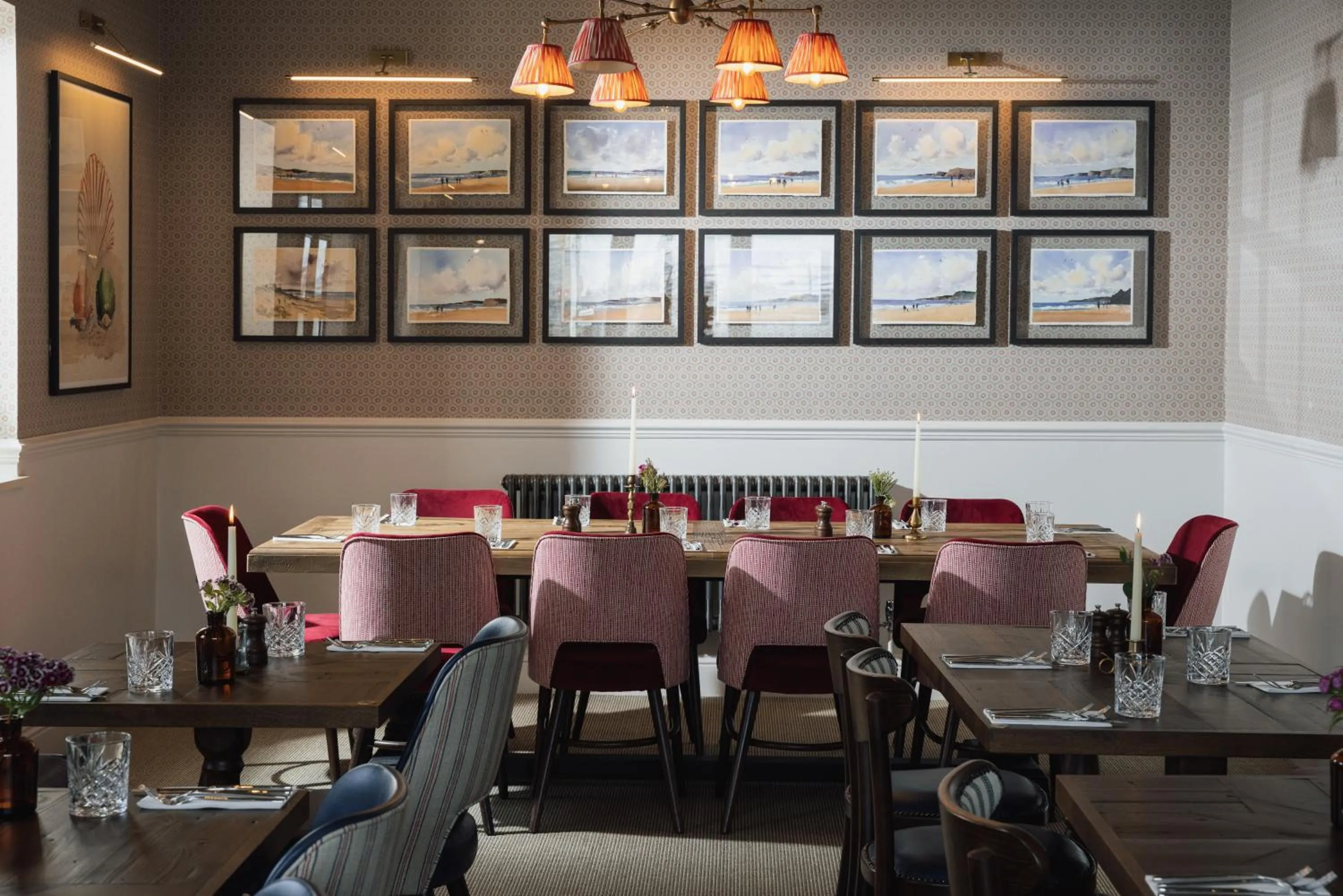 Restaurant/places to eat in Pier House