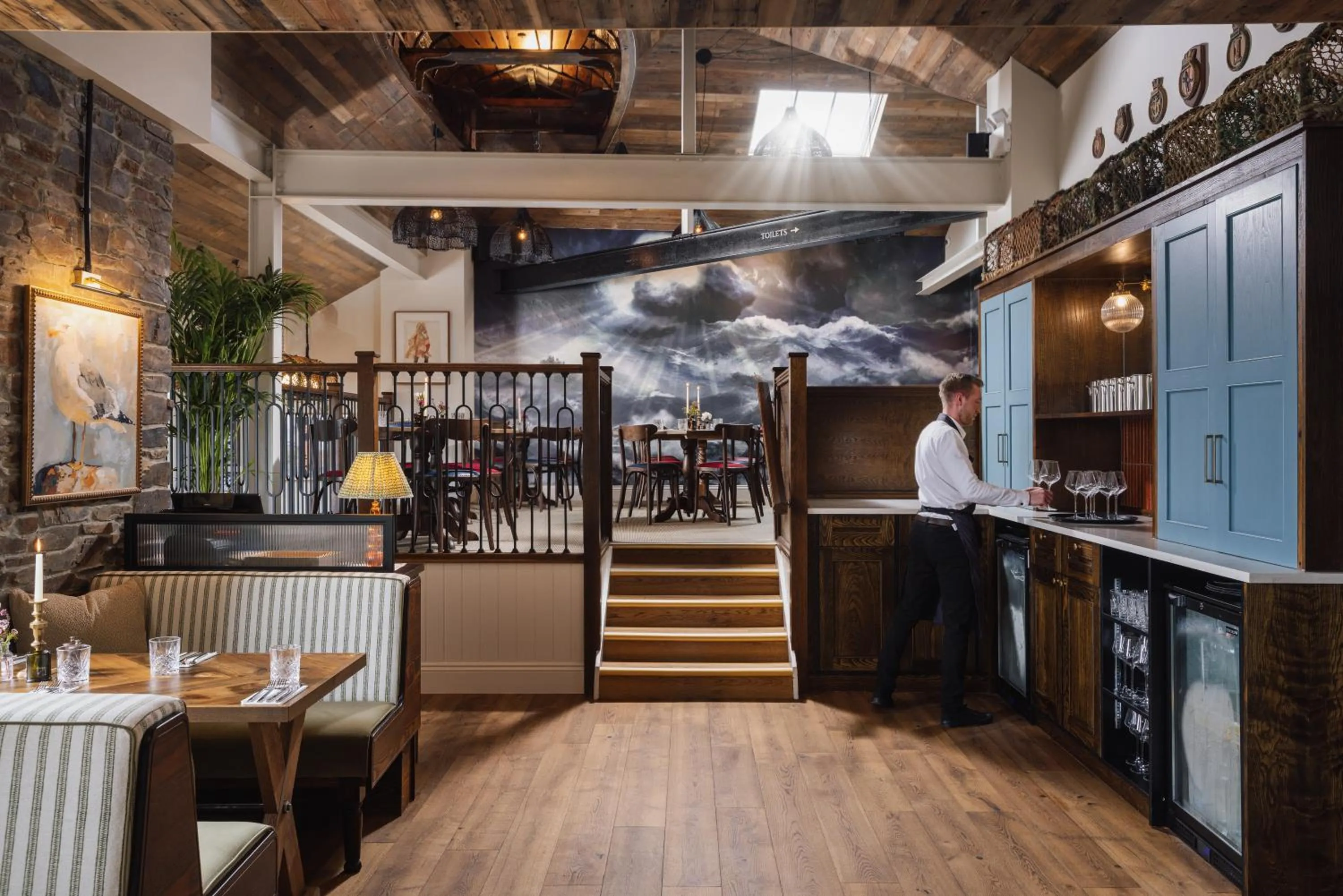 Restaurant/places to eat in Pier House