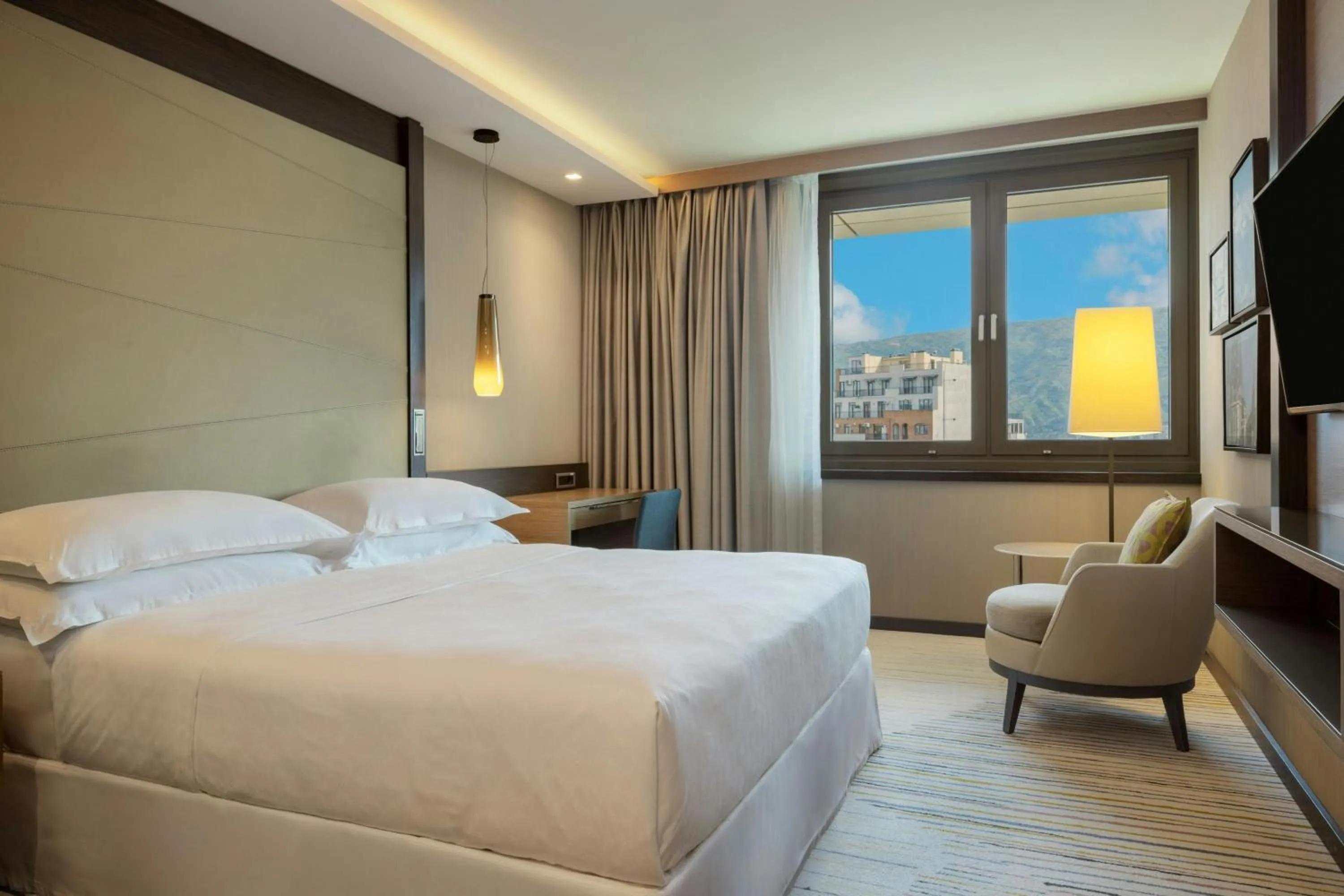 Photo of the whole room, Bed in Sheraton Grand Tbilisi Metechi Palace