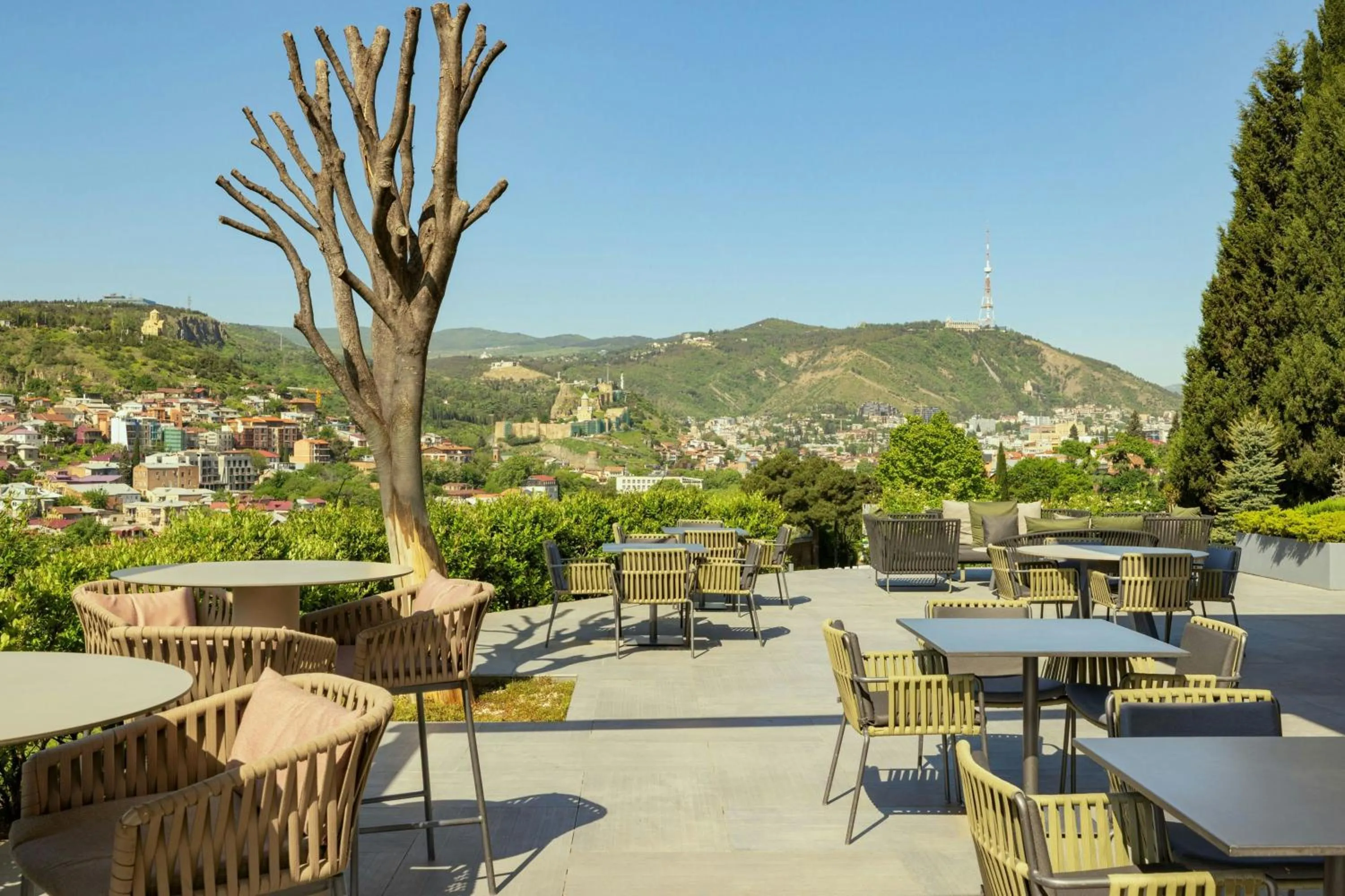 Restaurant/places to eat in Sheraton Grand Tbilisi Metechi Palace