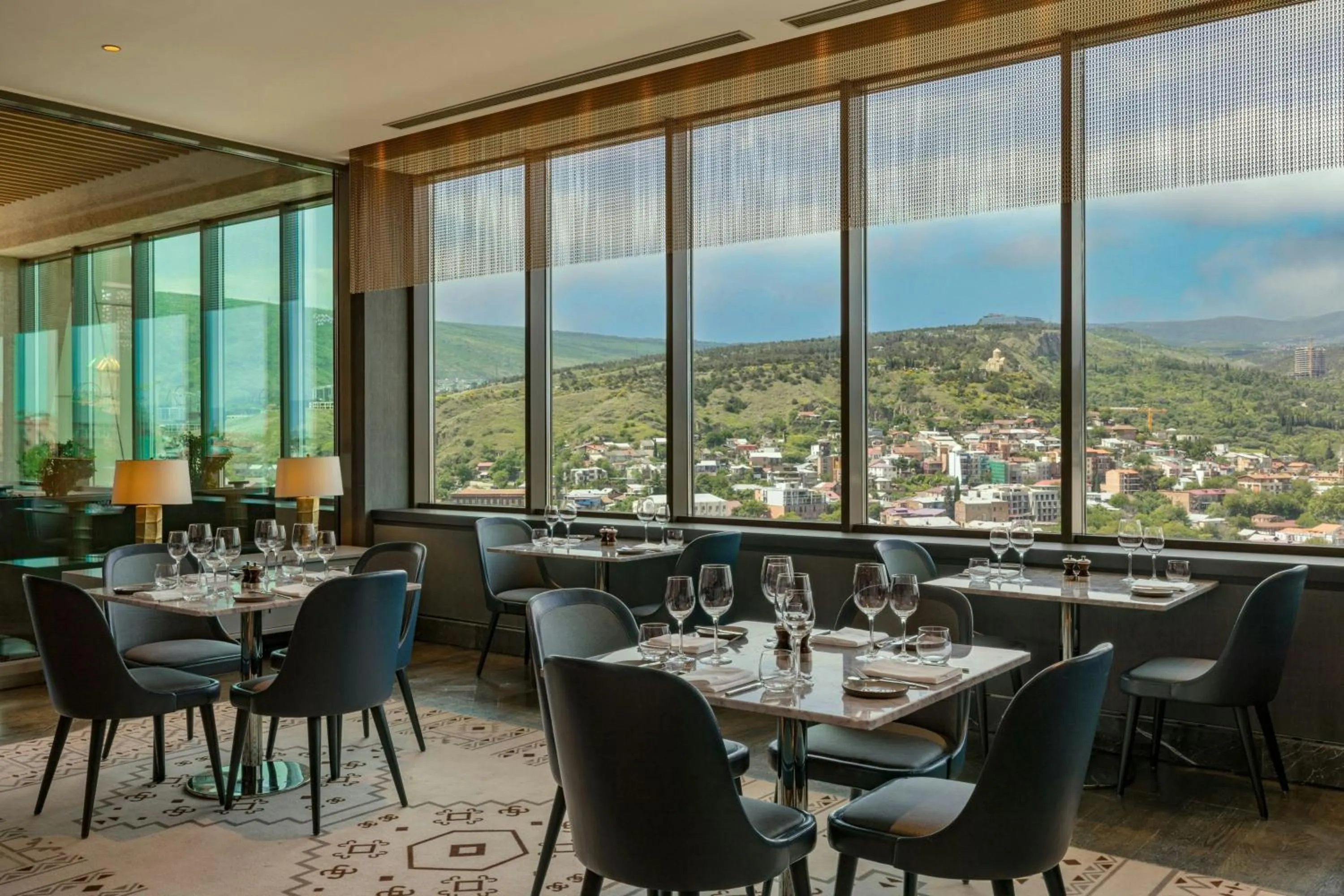 Restaurant/places to eat in Sheraton Grand Tbilisi Metechi Palace