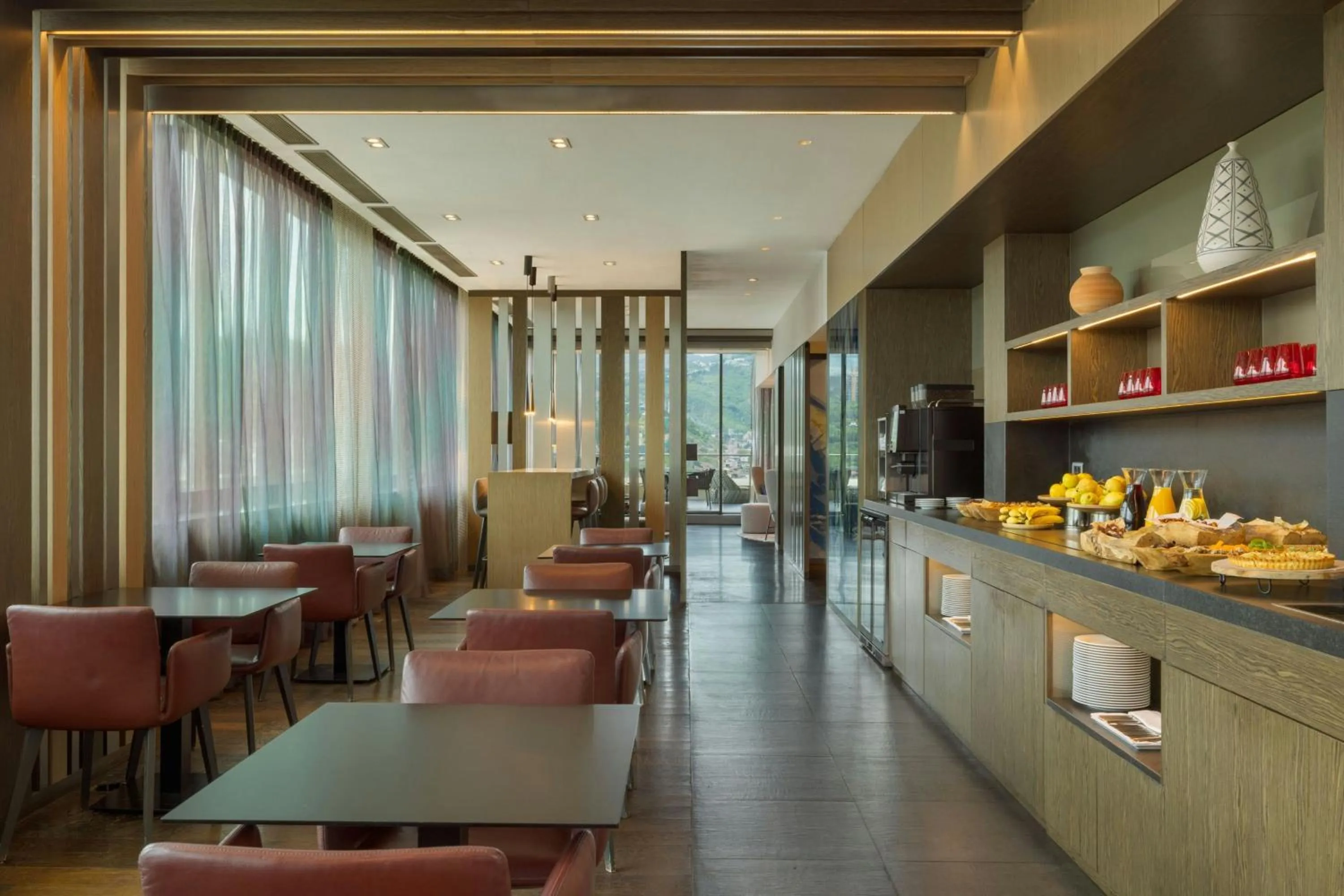 Lounge or bar in Sheraton Grand Tbilisi Metechi Palace