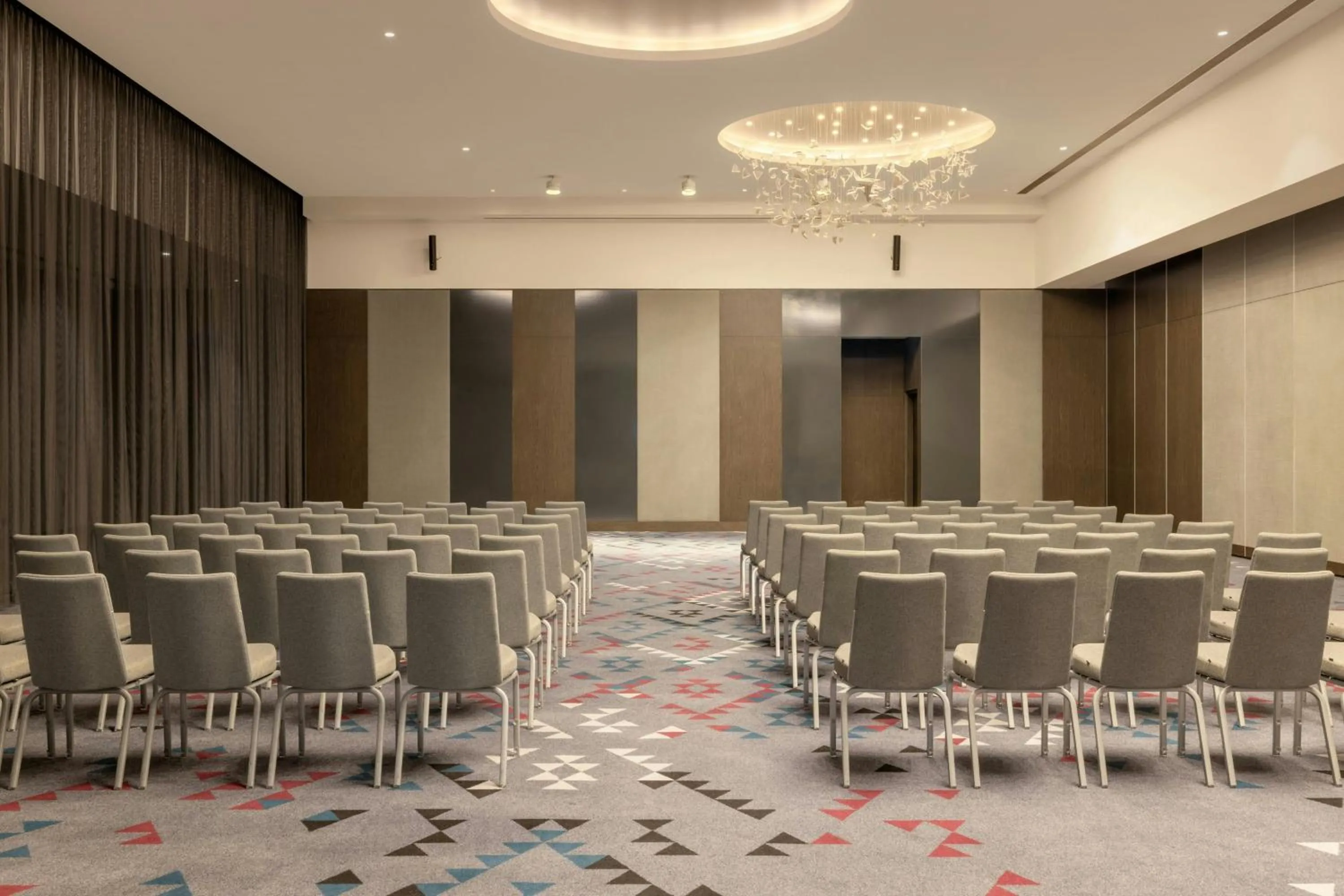 Meeting/conference room in Sheraton Grand Tbilisi Metechi Palace